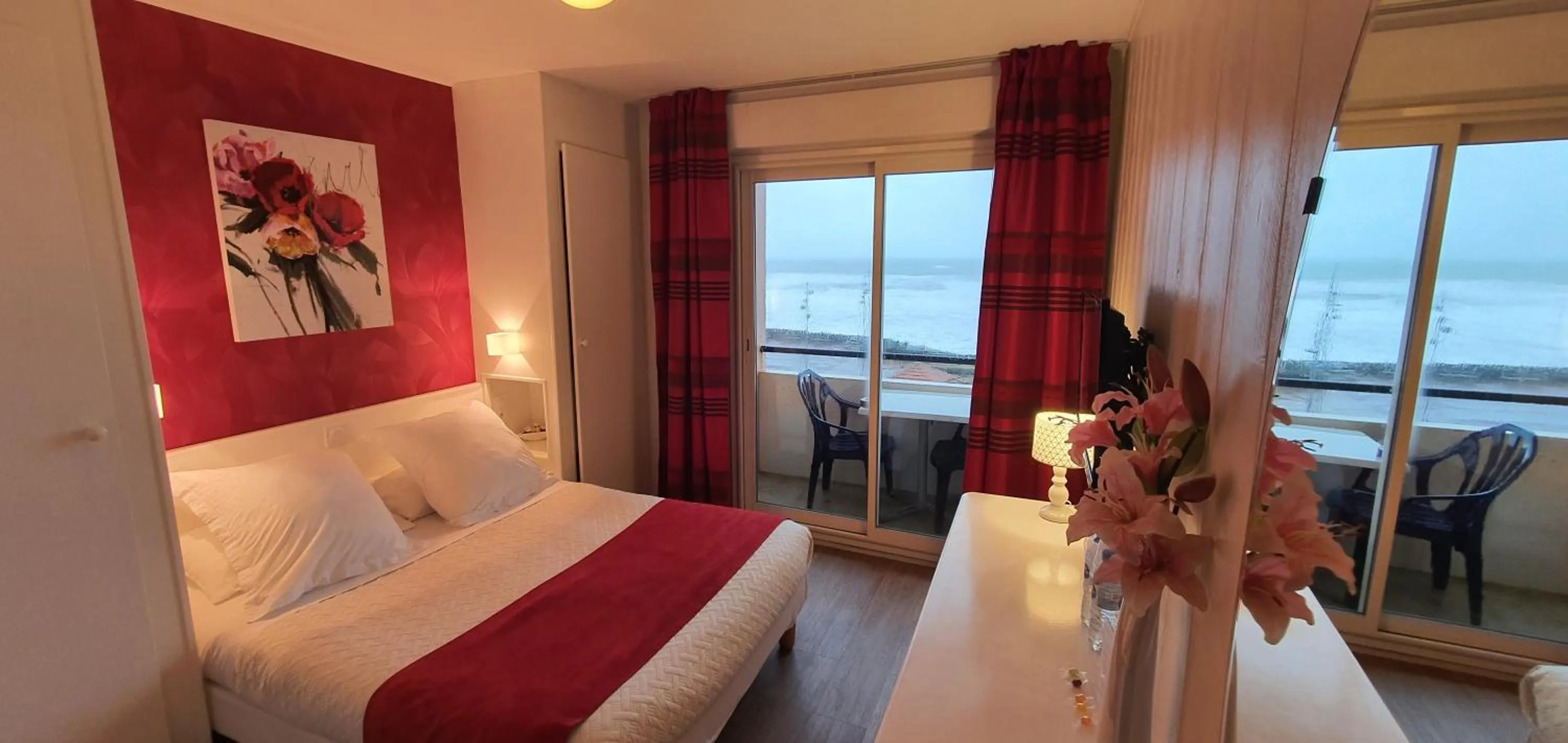 Bed in Hotel Cote d'Argent