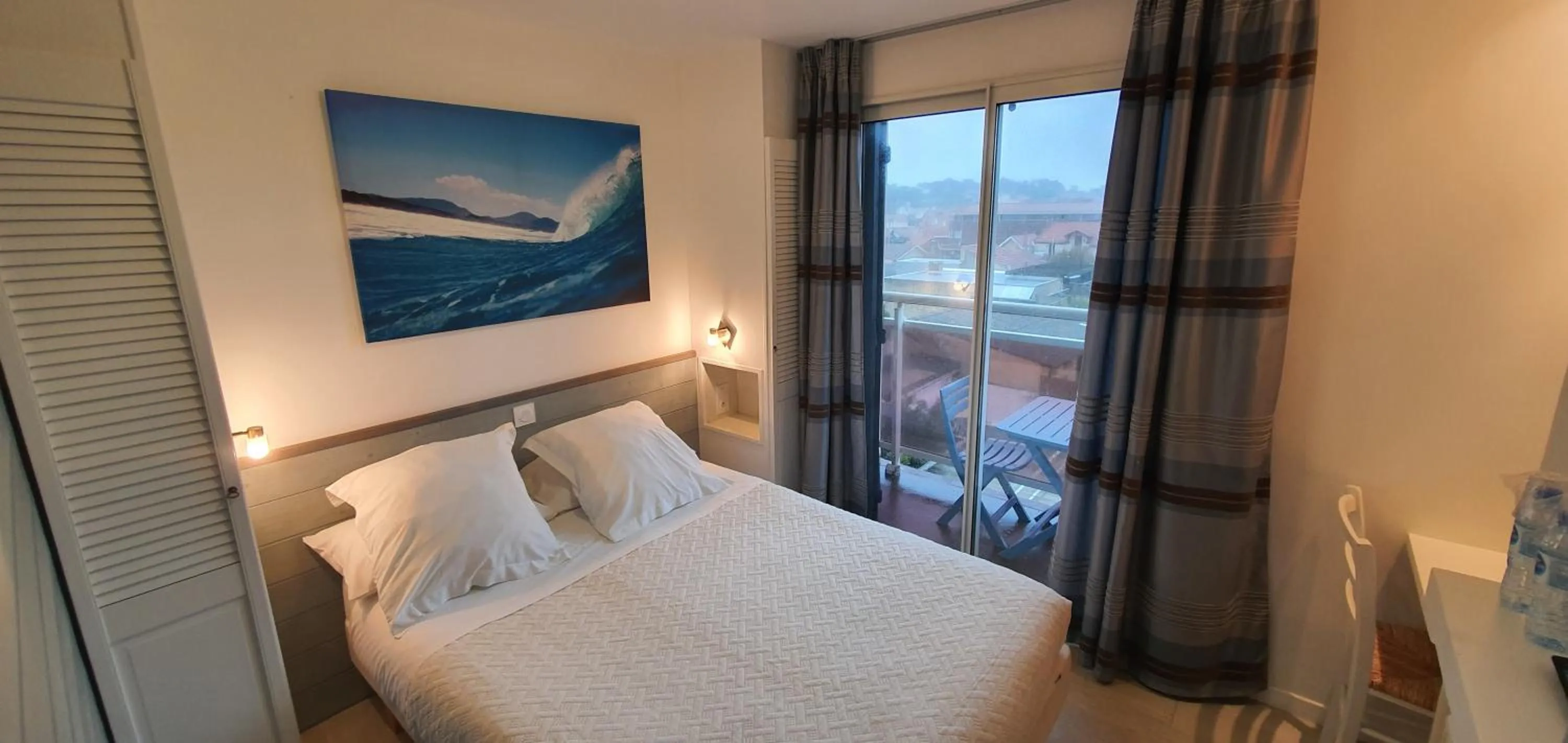 Bed in Hotel Cote d'Argent