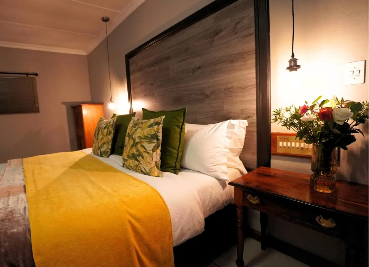Bed in Coach House Hotel & Spa Tzaneen