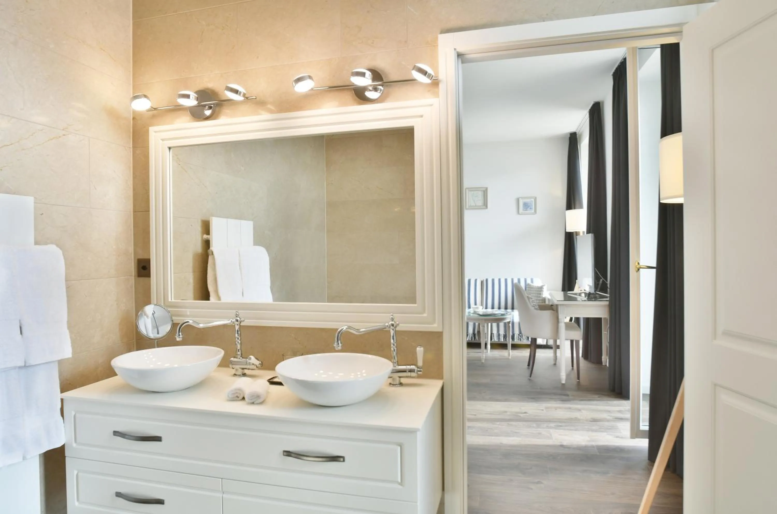 Bathroom in Baron Tavernier Hotel Restaurant & SPA