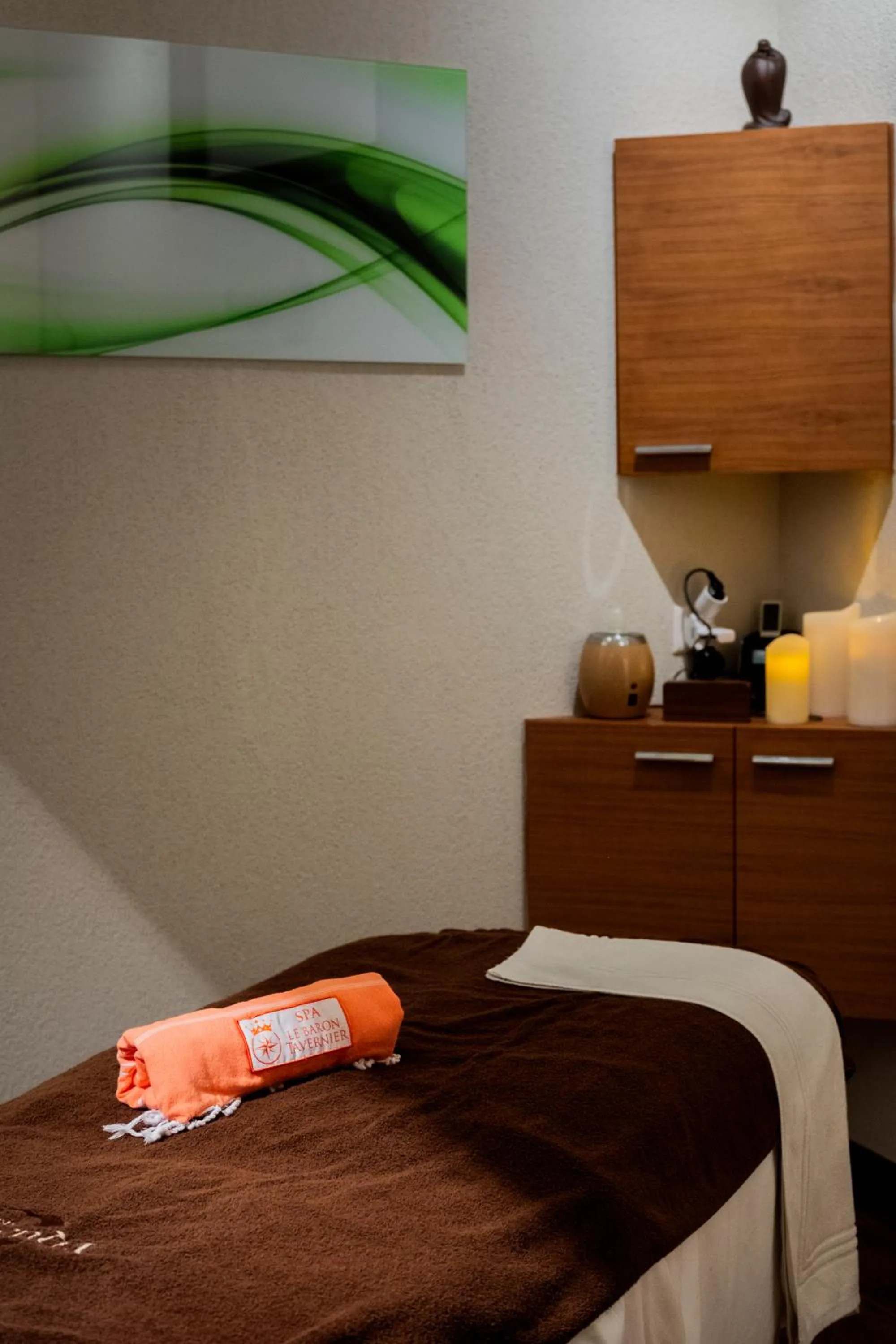 Massage, Bed in Baron Tavernier Hotel Restaurant & SPA