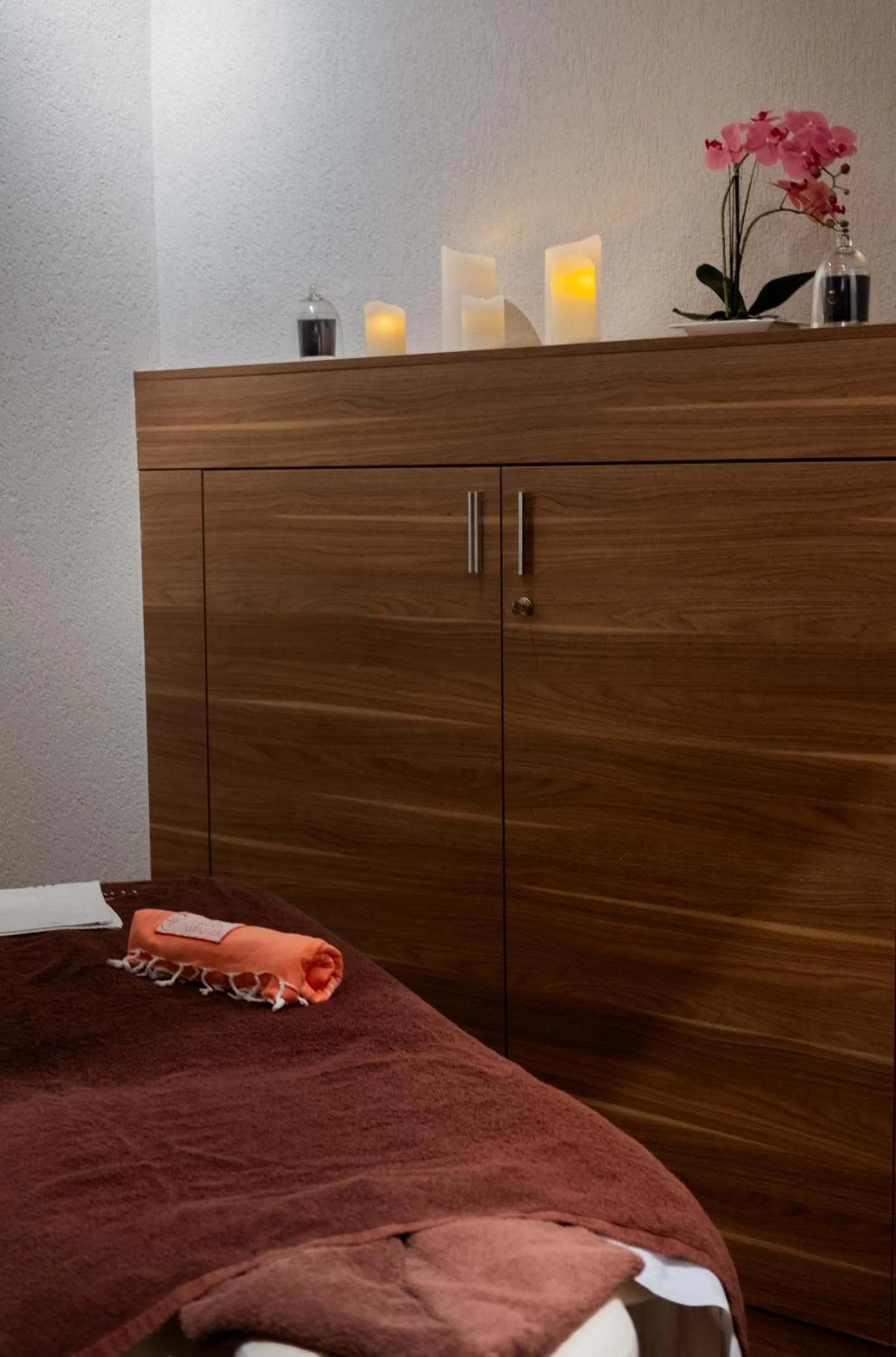 Massage, Bed in Baron Tavernier Hotel Restaurant & SPA