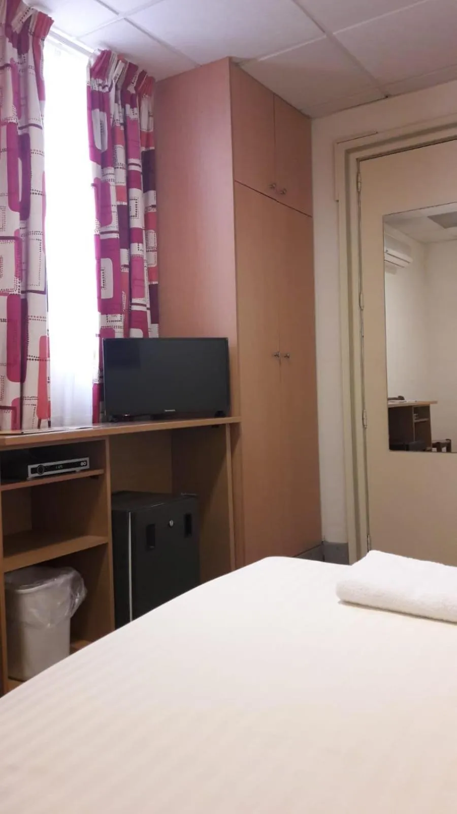 TV and multimedia, Bed in Tropicana Hotel