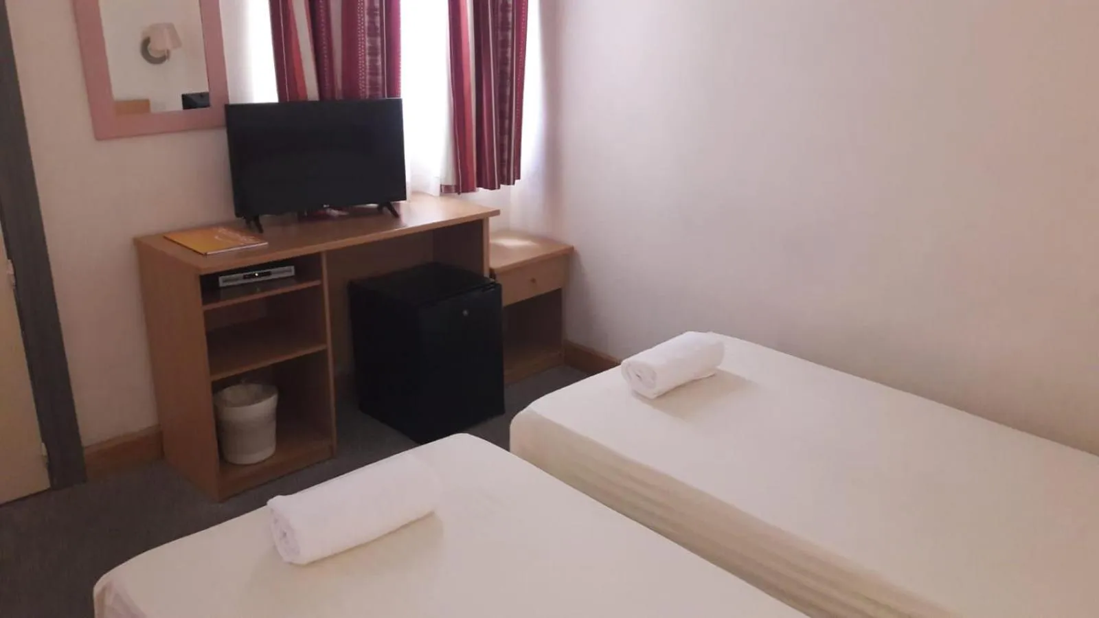 TV and multimedia, Bed in Tropicana Hotel