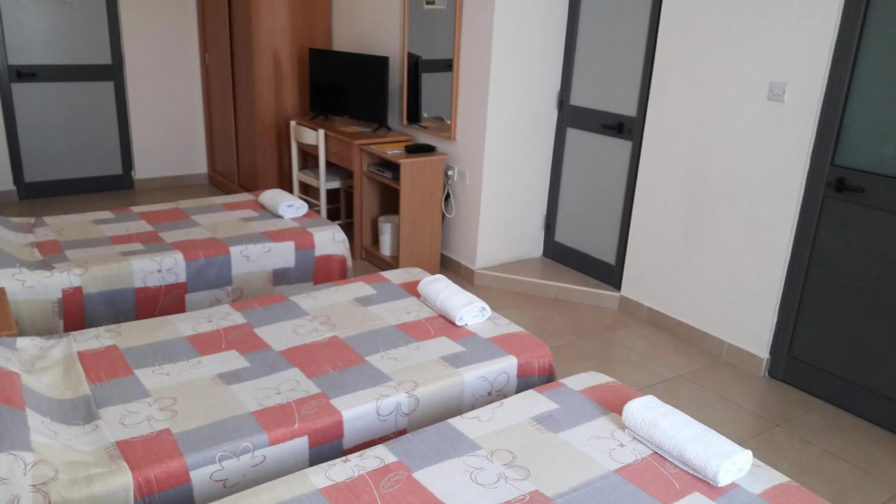 Bedroom, Bed in Tropicana Hotel