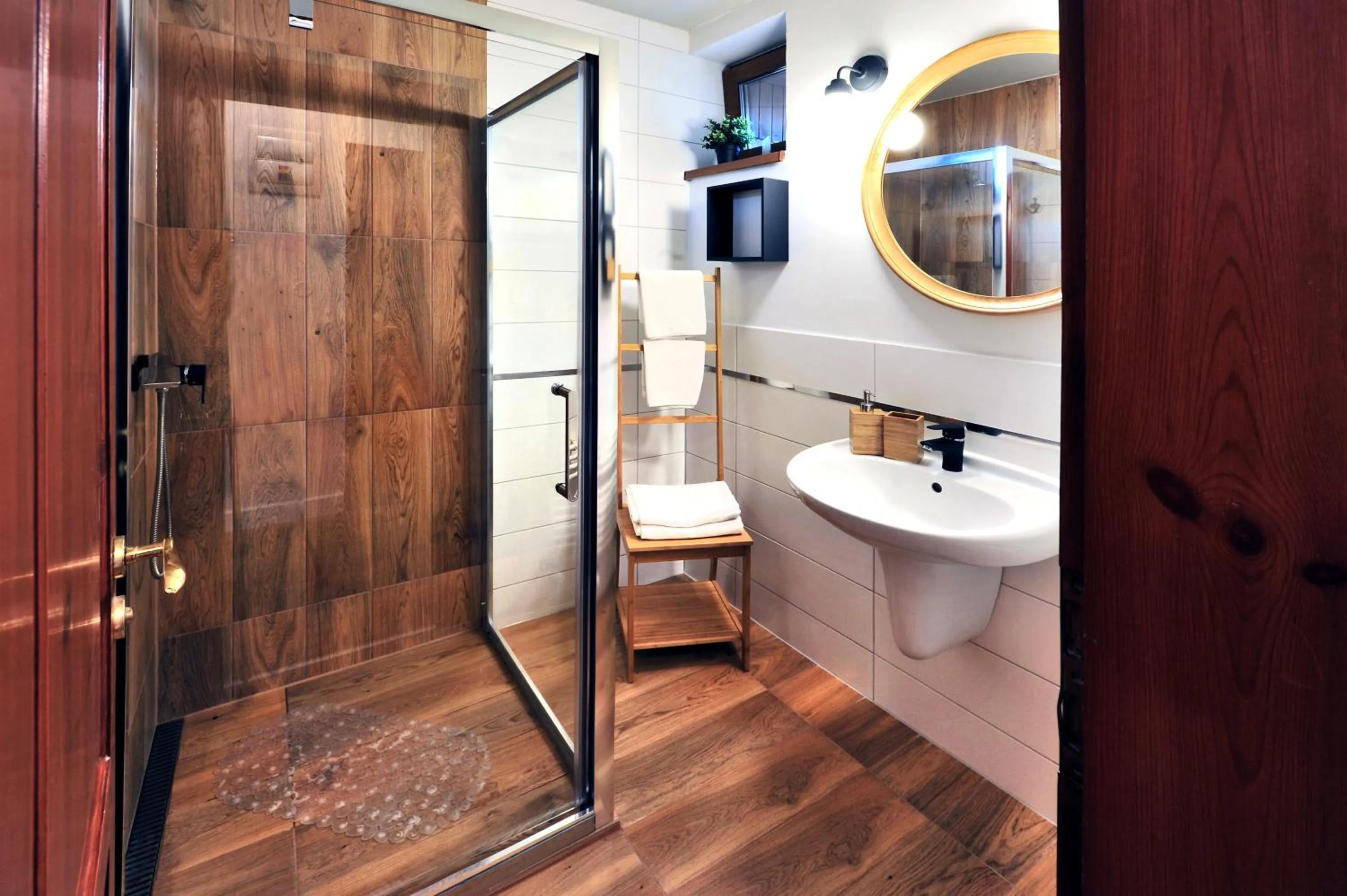 Photo of the whole room in APLEND Vila Beatrice