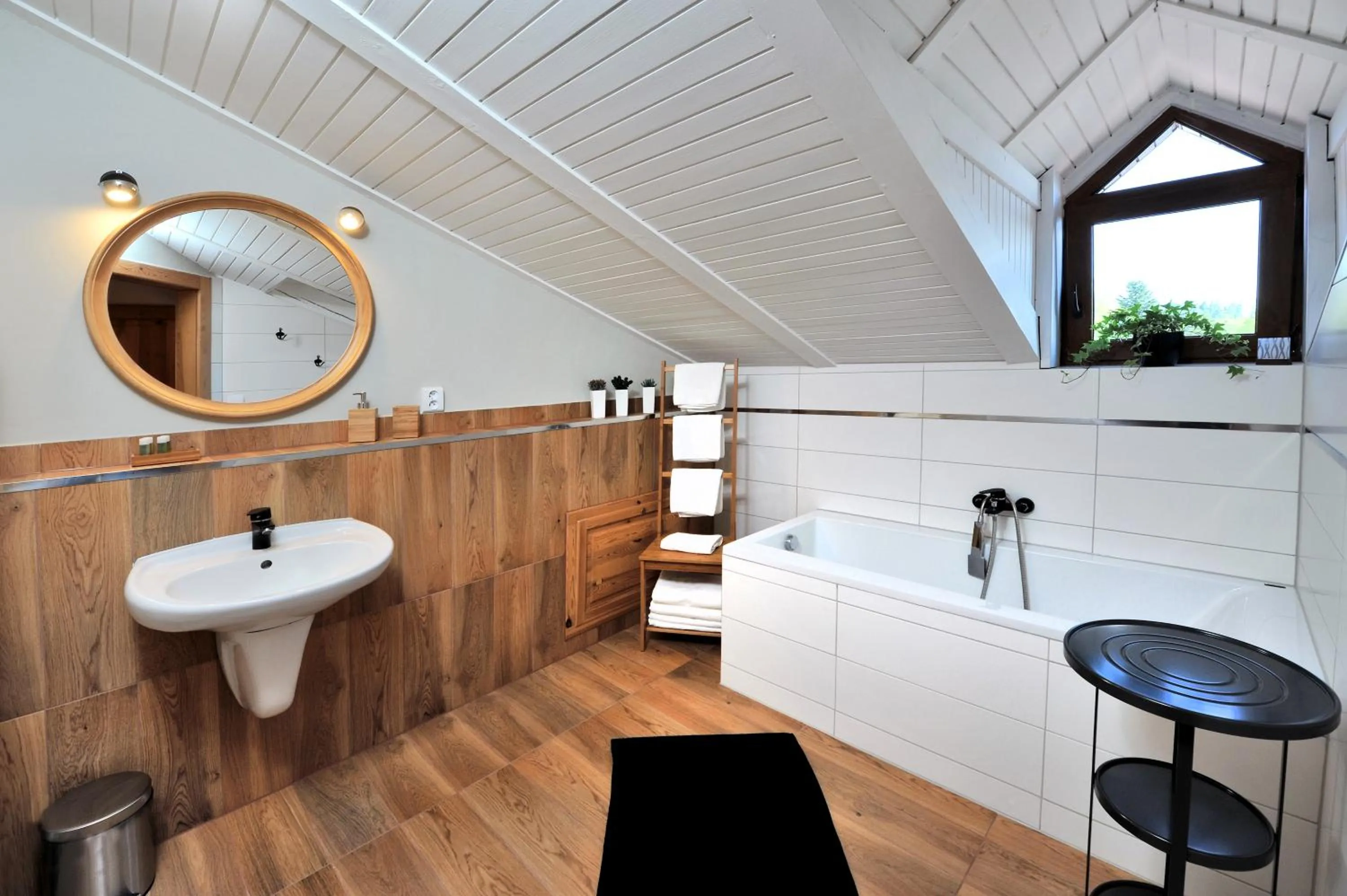 Photo of the whole room in APLEND Vila Beatrice