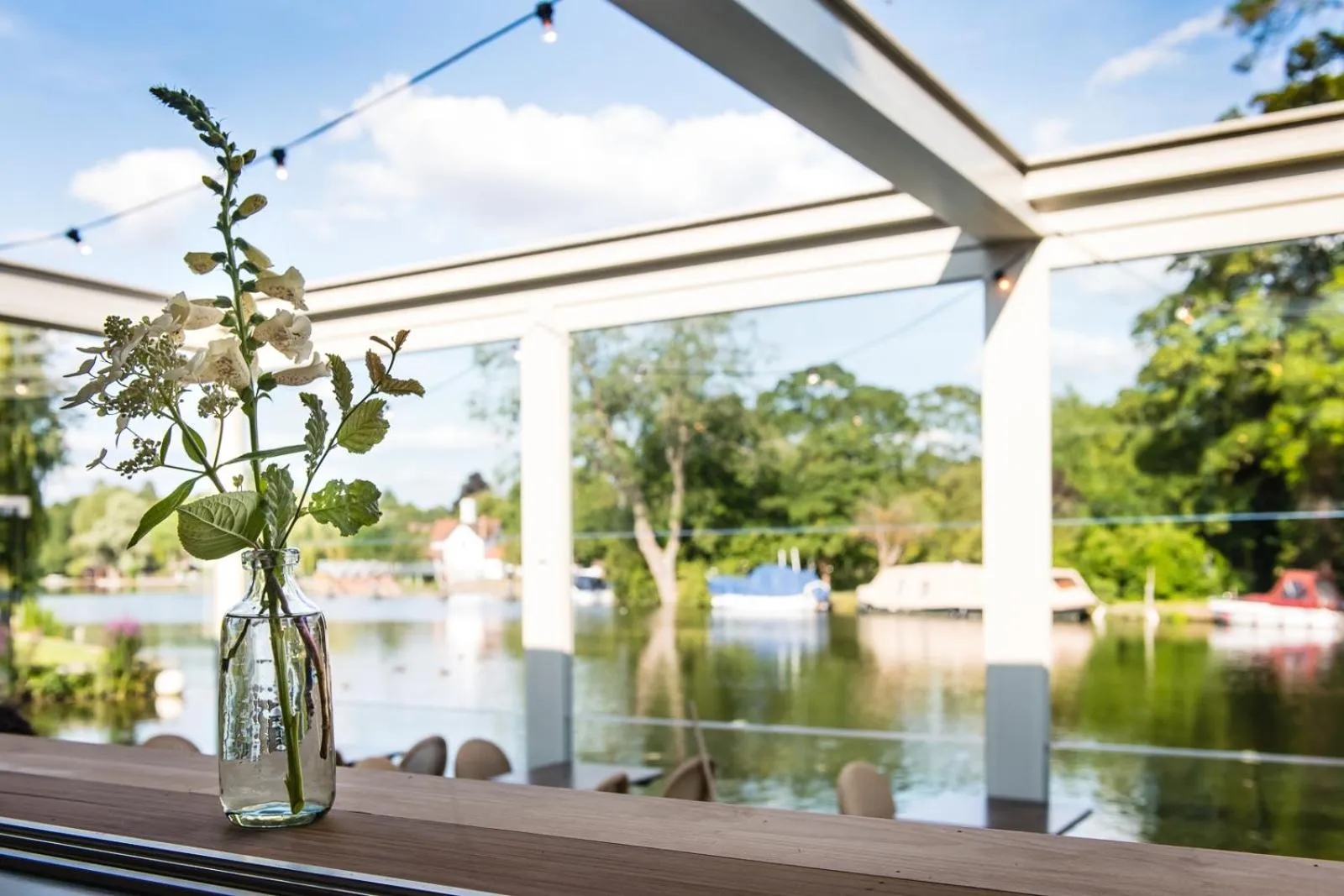 Restaurant/places to eat in The Swan, Streatley, Berkshire
