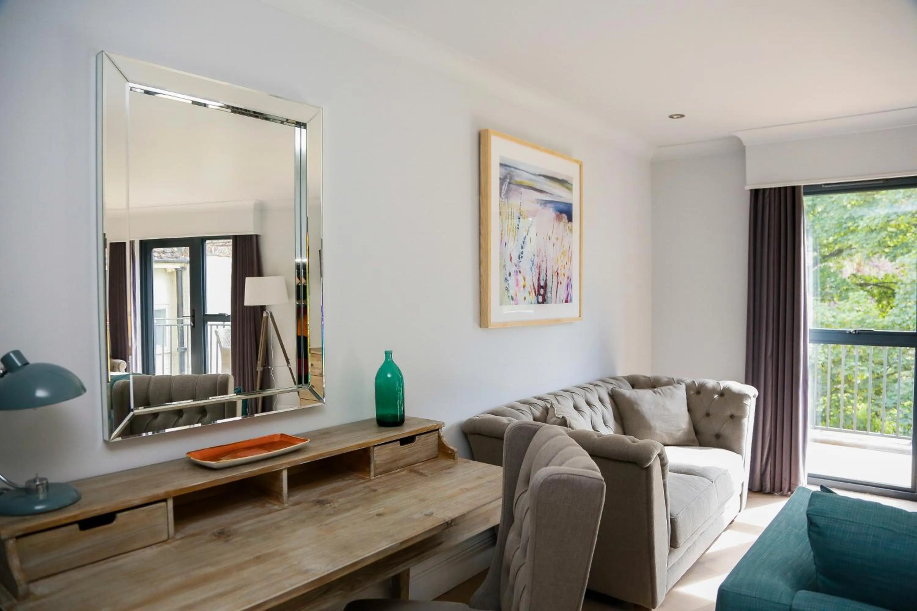 Bedroom in The Swan, Streatley, Berkshire