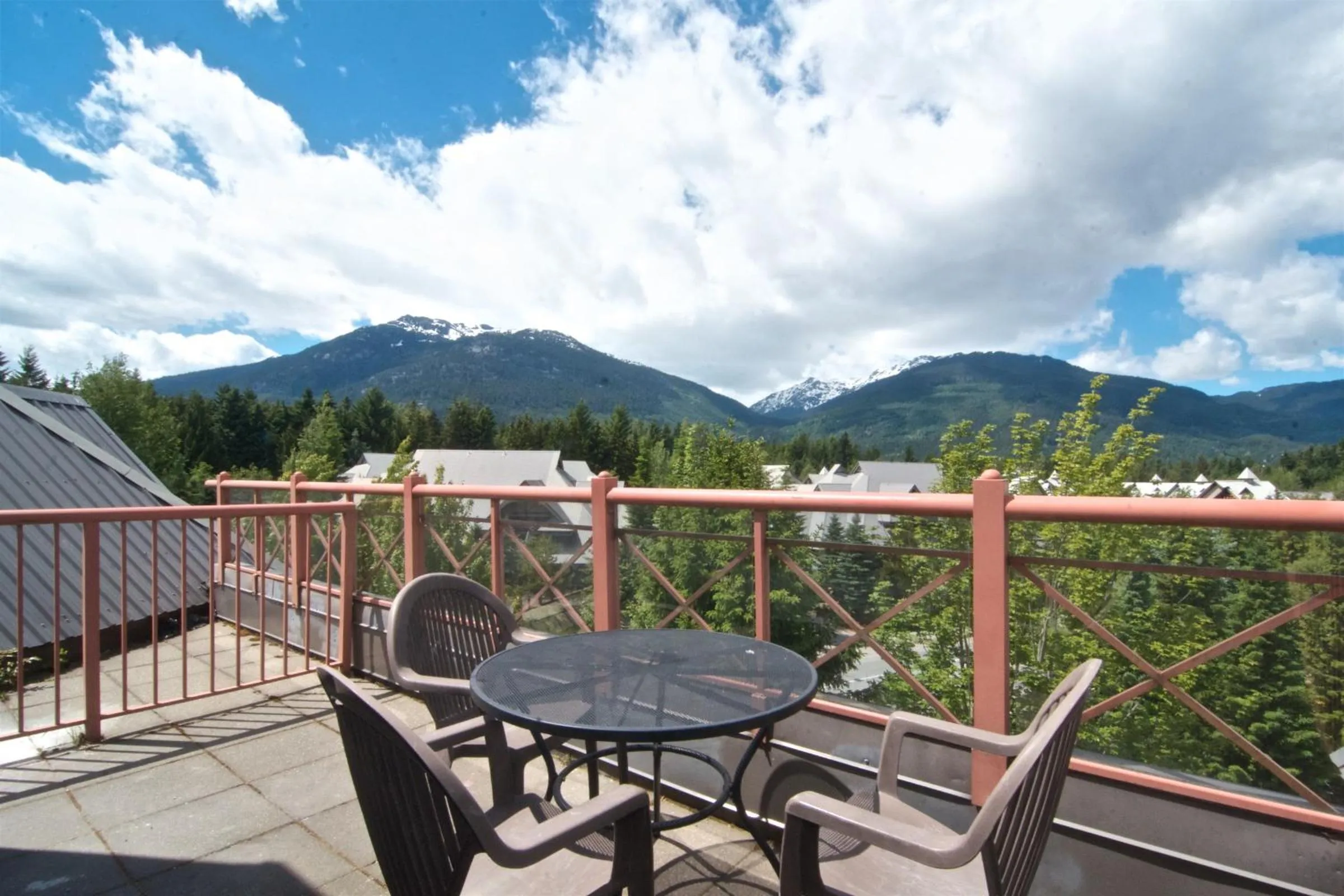 Alpenglow Lodge by Bill