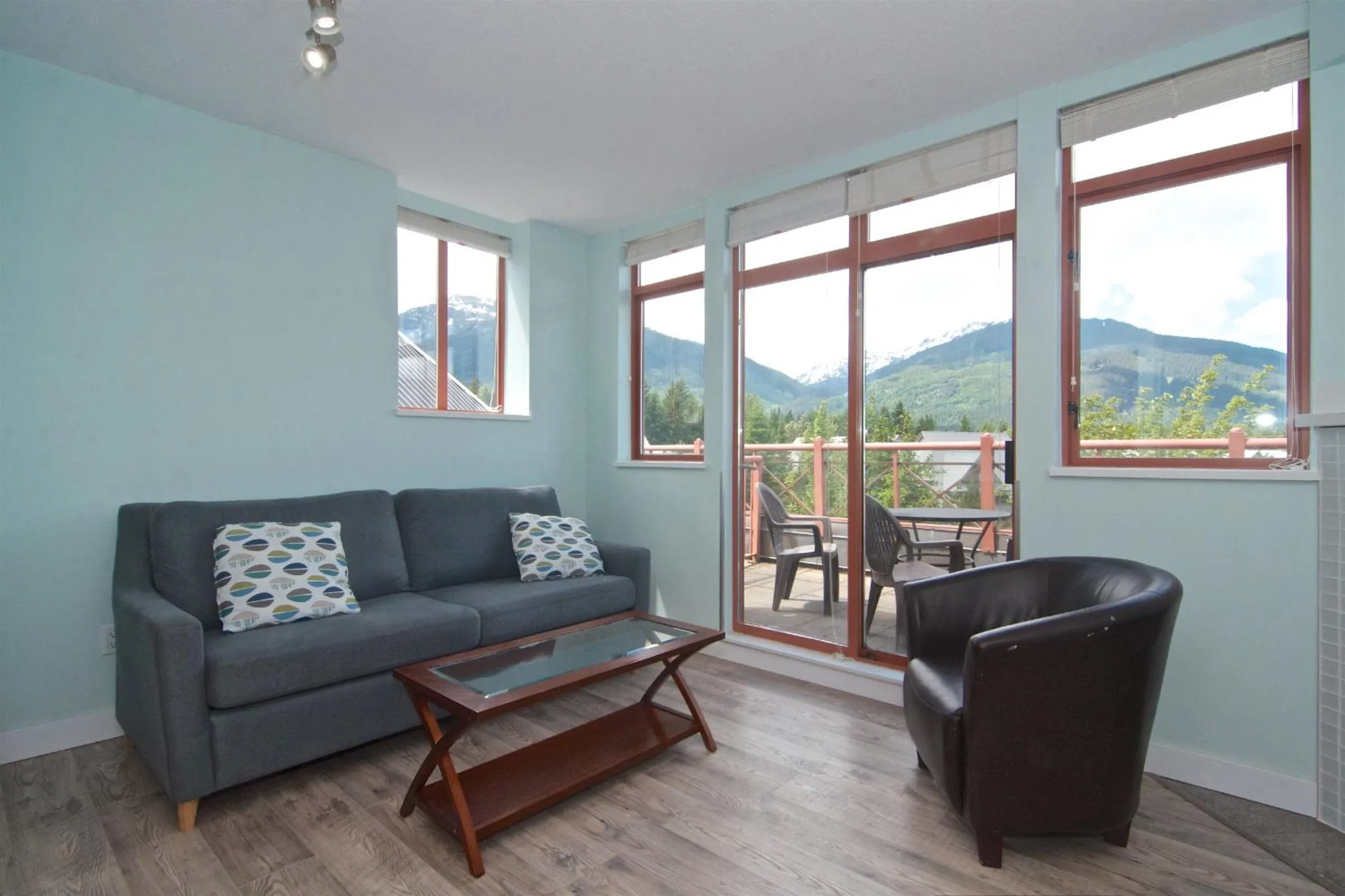 Living room in Alpenglow Lodge by Bill