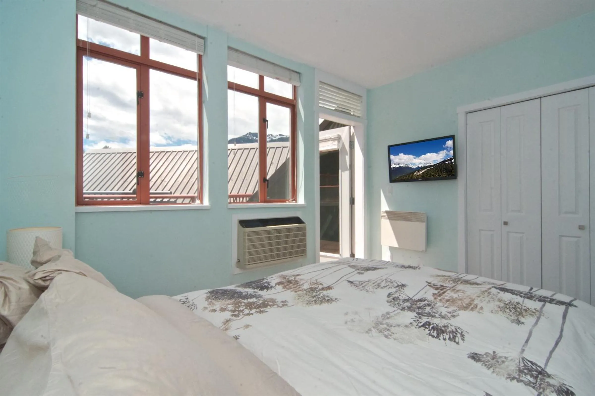 Bed in Alpenglow Lodge by Bill