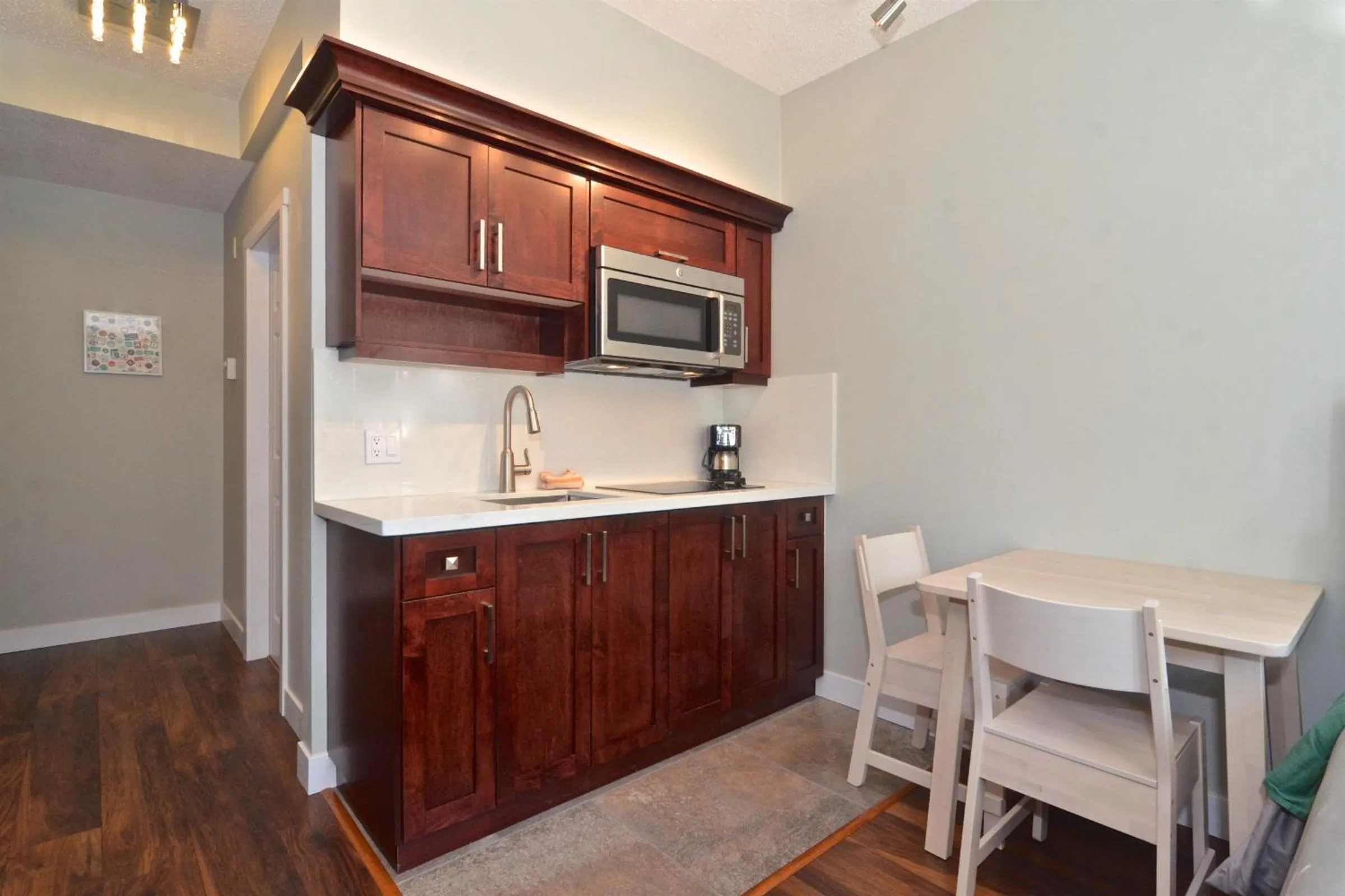 Alpenglow Lodge by Bill