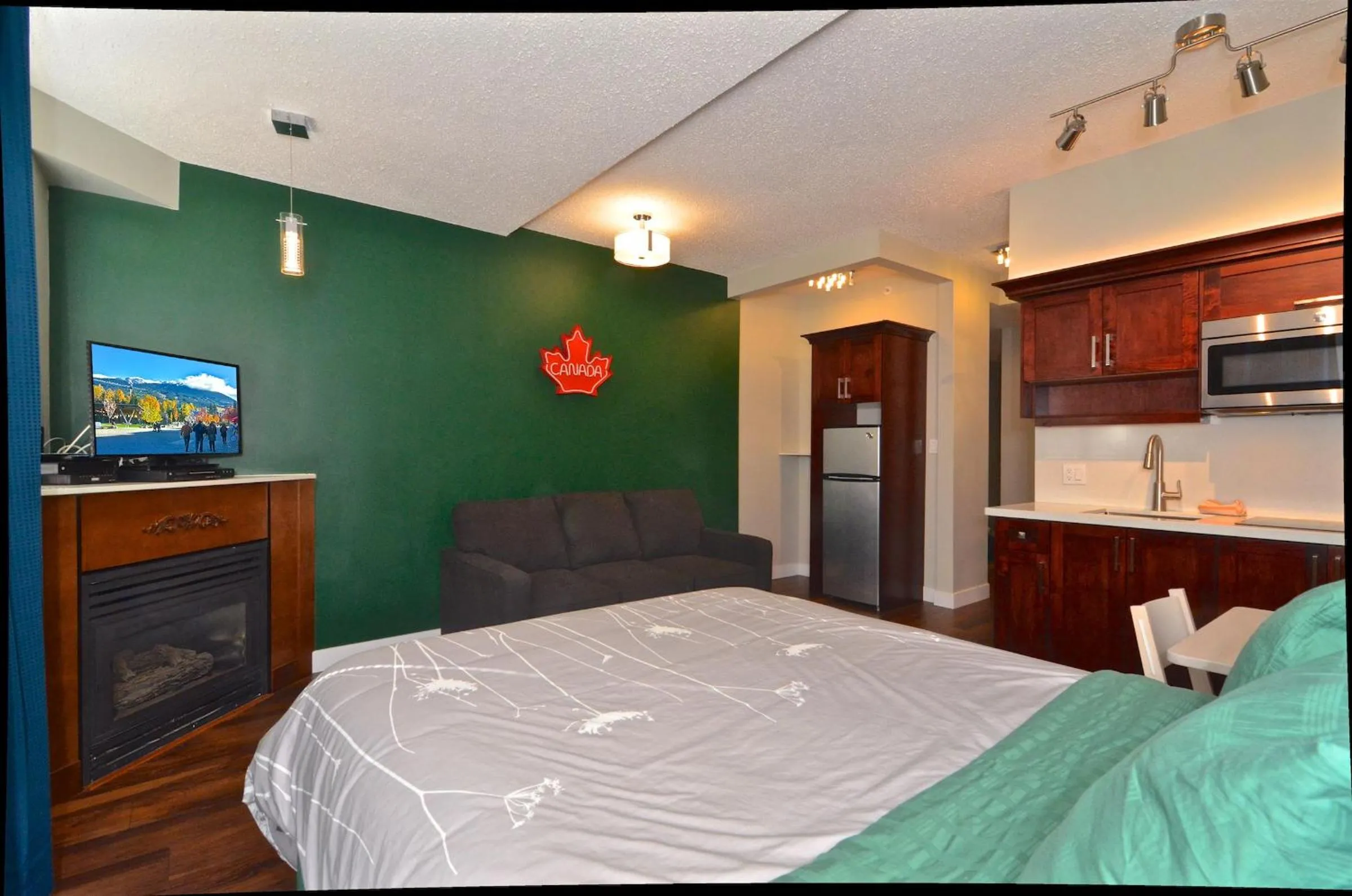 Bed in Alpenglow Lodge by Bill