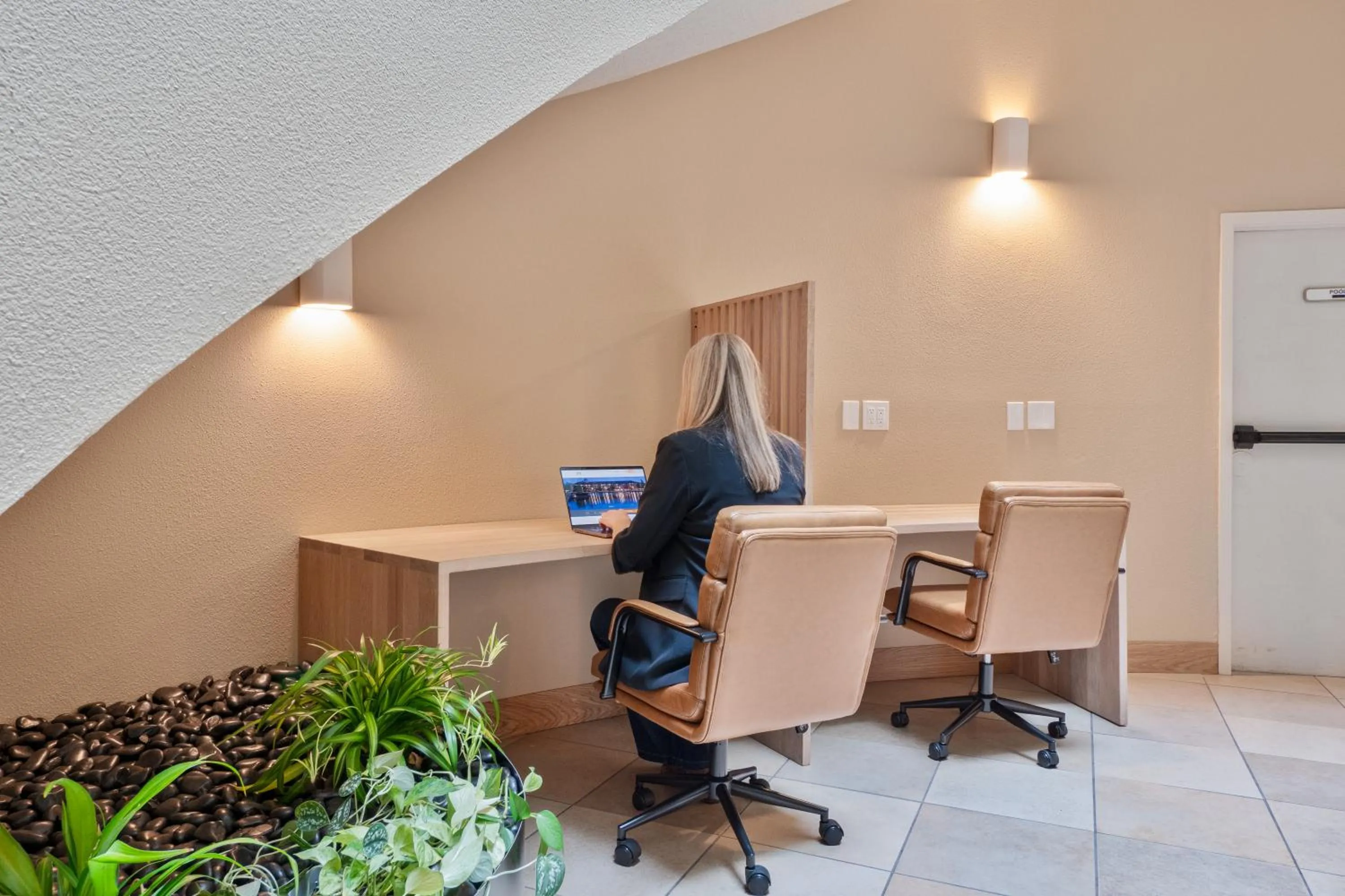 Business facilities in Century Hotel