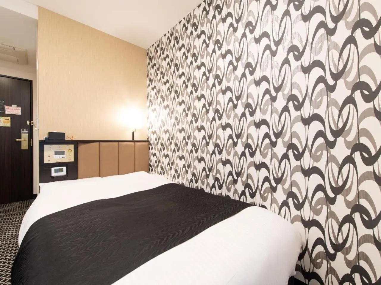 Bed in APA Hotel TKP Tokyo Nishi-Kasai