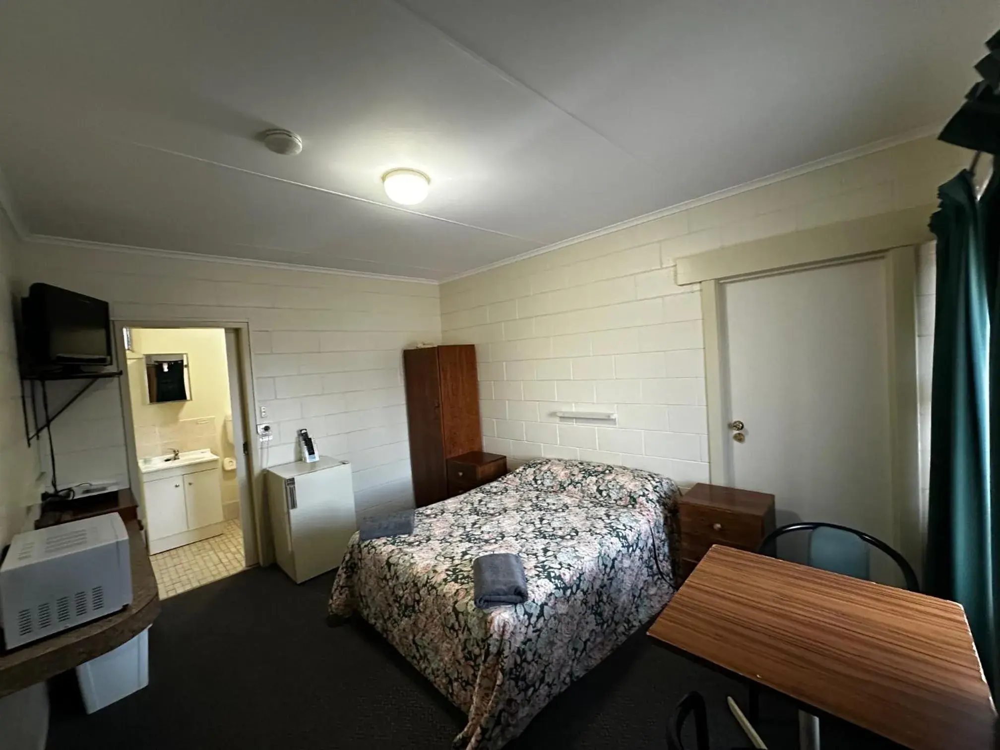 Triple Room - single occupancy in Wudinna Gawler Ranges Motel and Caravan Park Triple Room - single occupancy in Wudinna Gawler Ranges Motel and Caravan Park