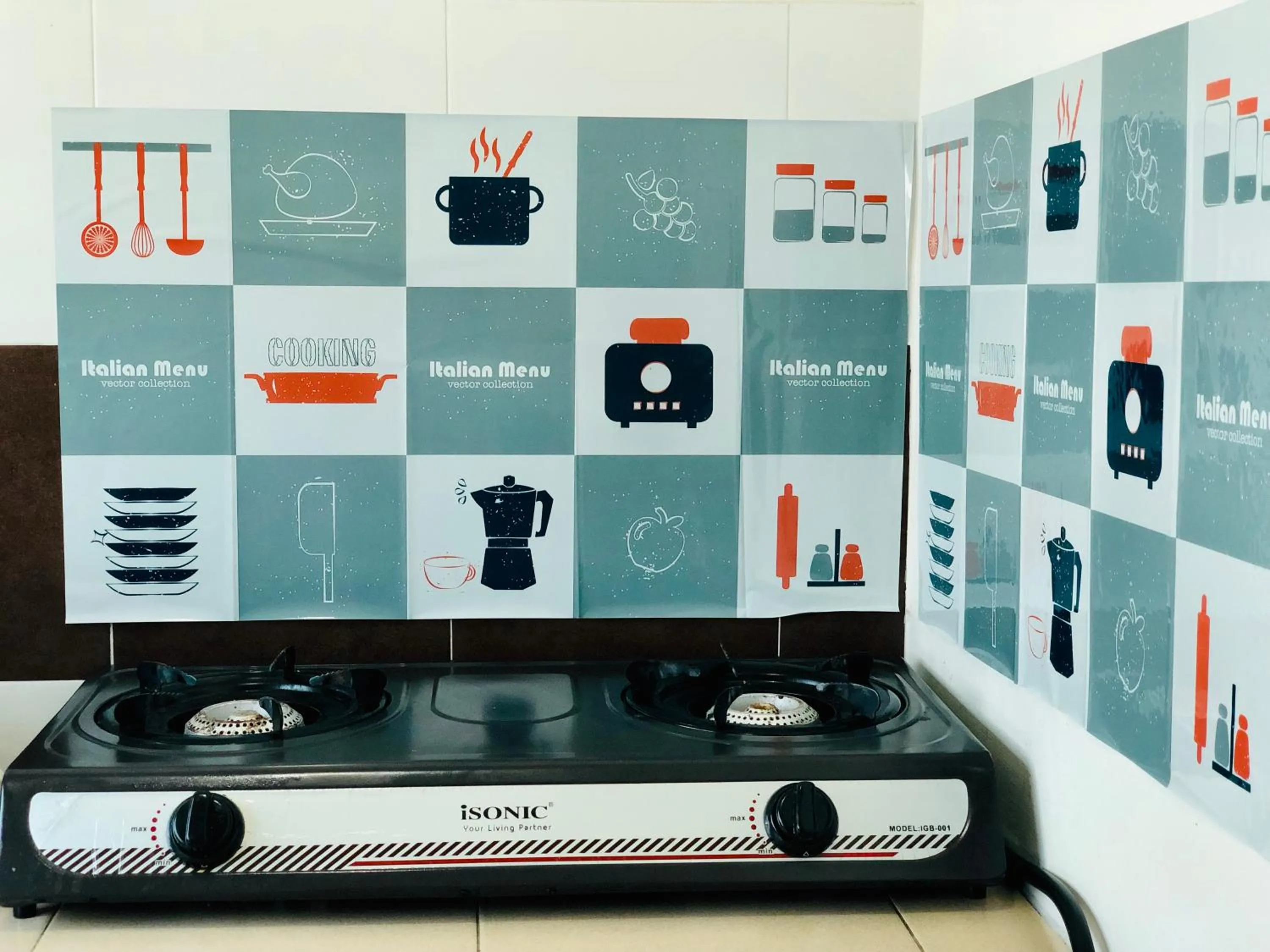 Kitchen or kitchenette in Homestay Cahaya 1 Seri Iskandar