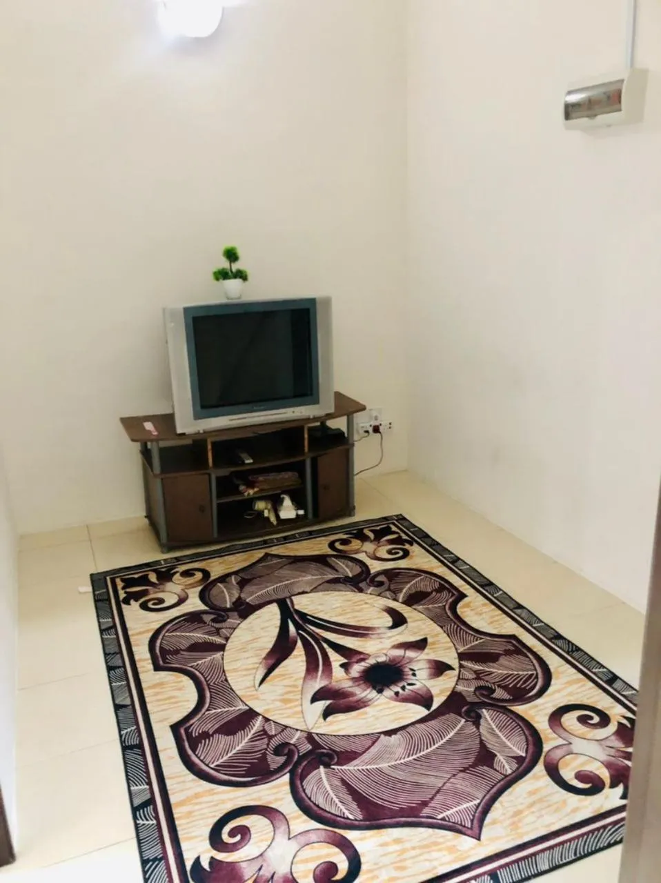 Communal lounge/ TV room in Homestay Cahaya 1 Seri Iskandar