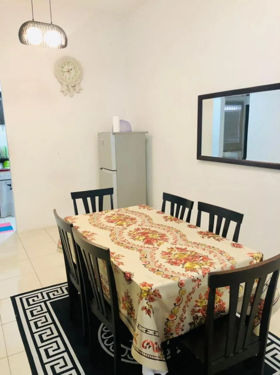 Dining area in Homestay Cahaya 1 Seri Iskandar