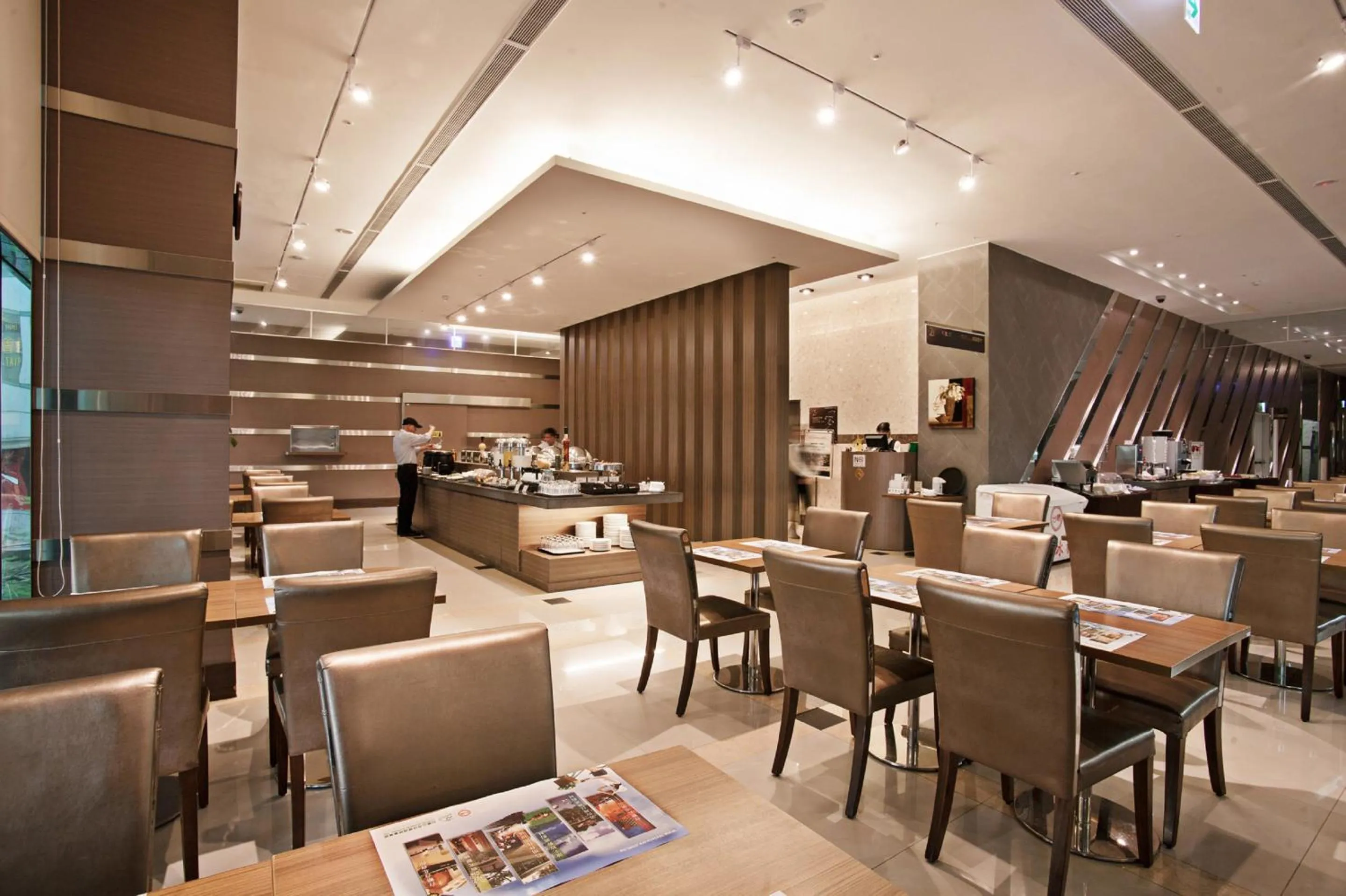 Dining area in Taisugar Hotel Taipei
