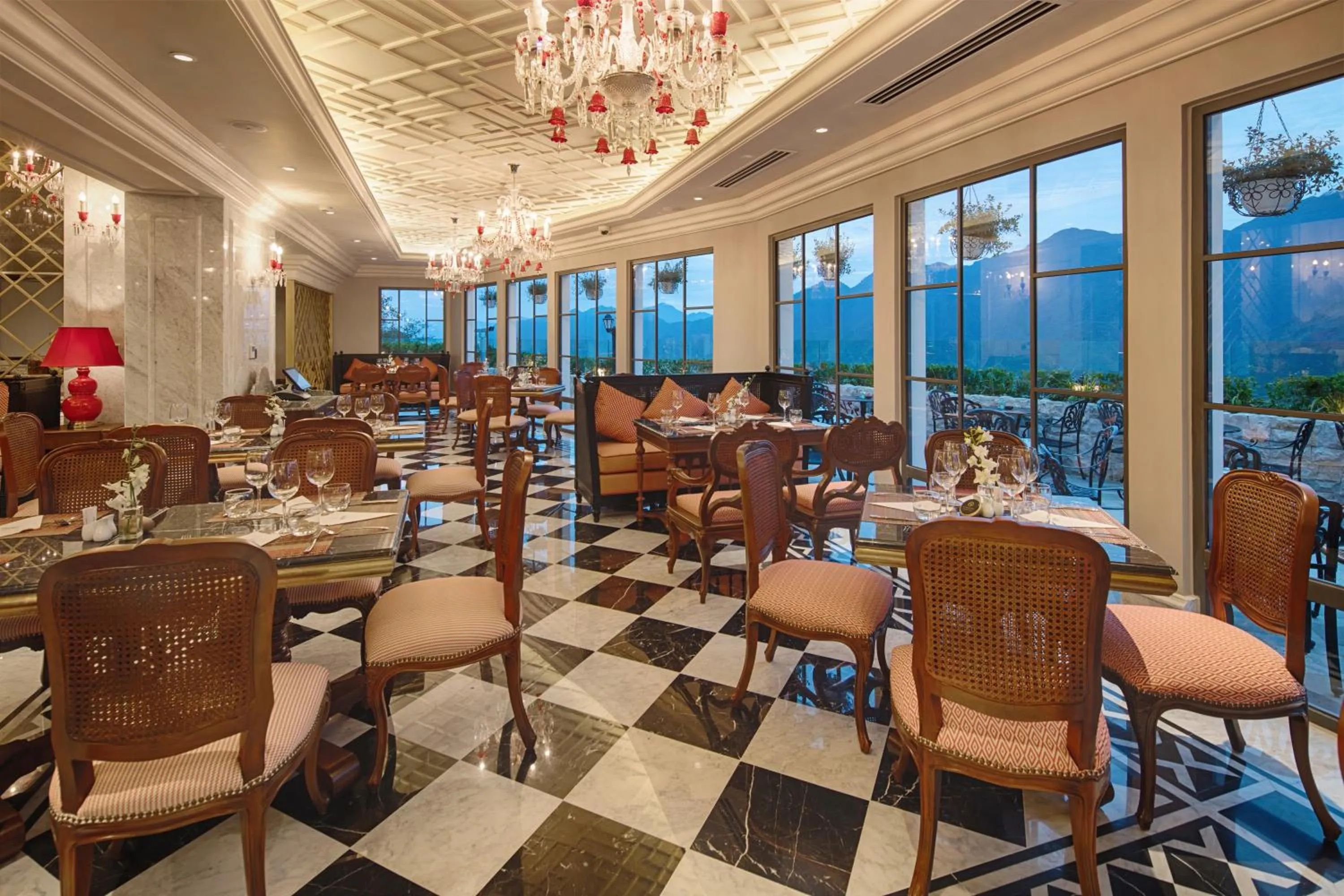Restaurant/places to eat in Silk Path Grand Sapa Resort & Spa