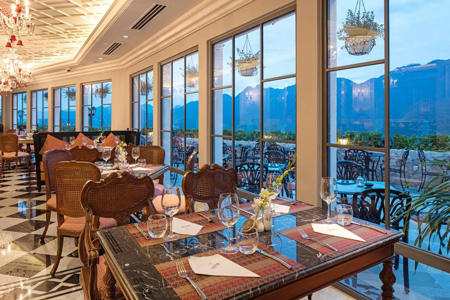 Restaurant/places to eat in Silk Path Grand Sapa Resort & Spa