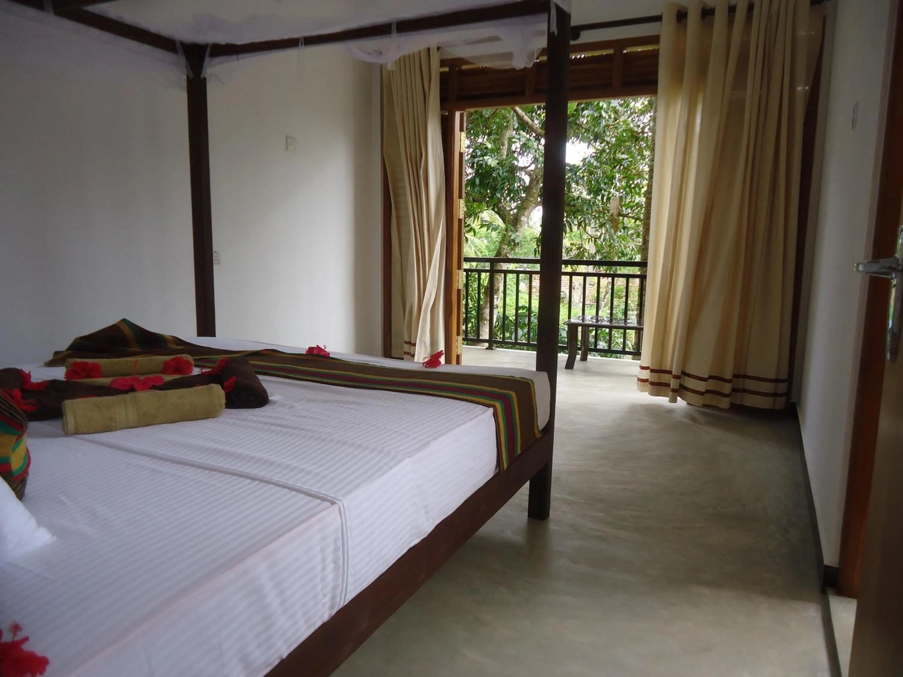 Bed in Hiriketiya White House