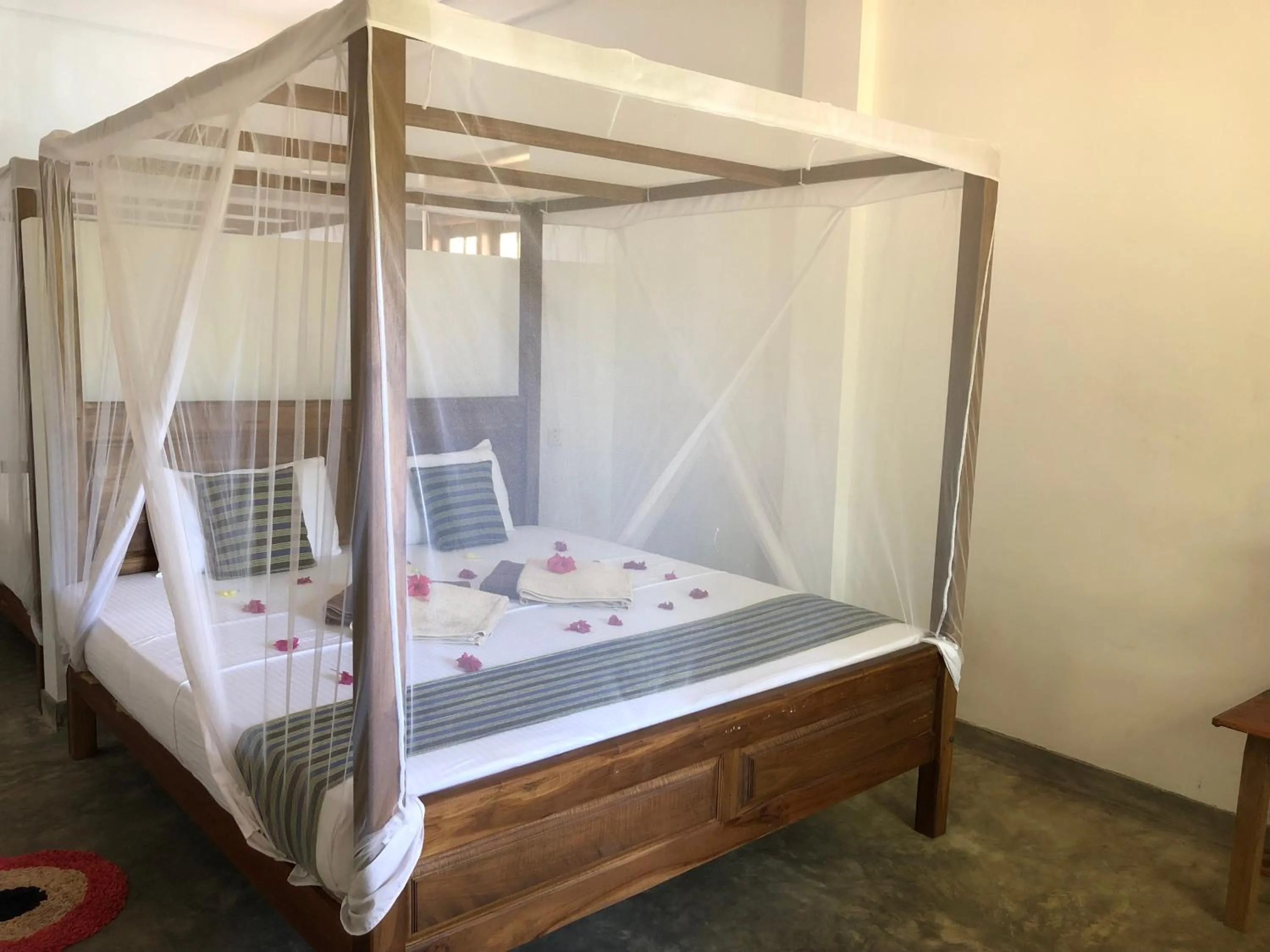 Bed in Hiriketiya White House