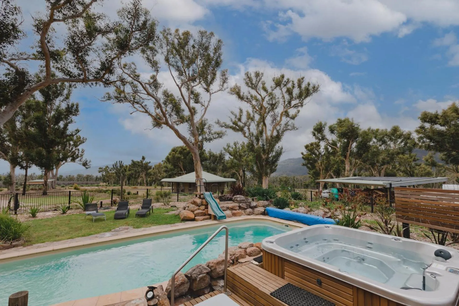 Hot Tub in Banksia Park Cottages