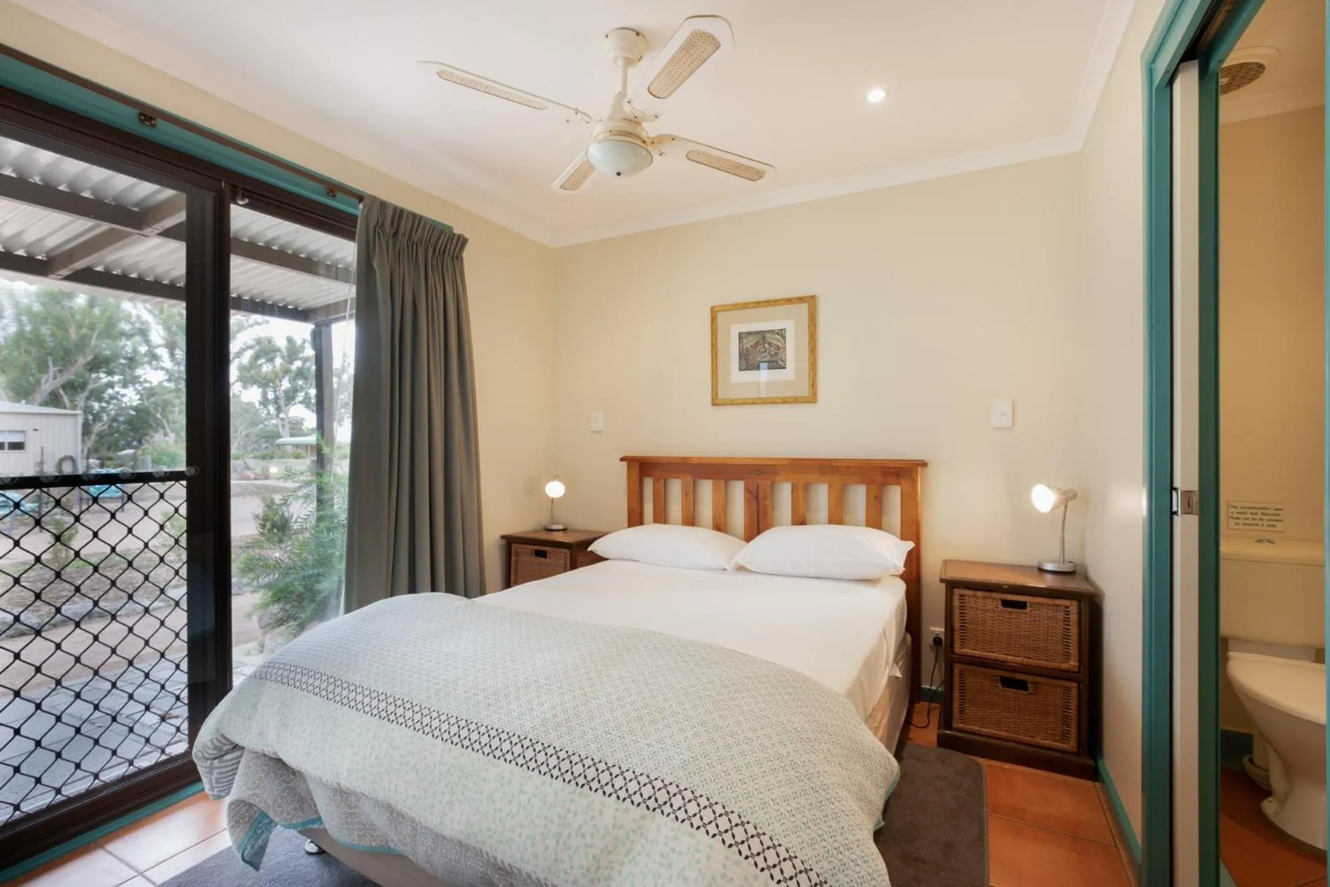 Bed in Banksia Park Cottages