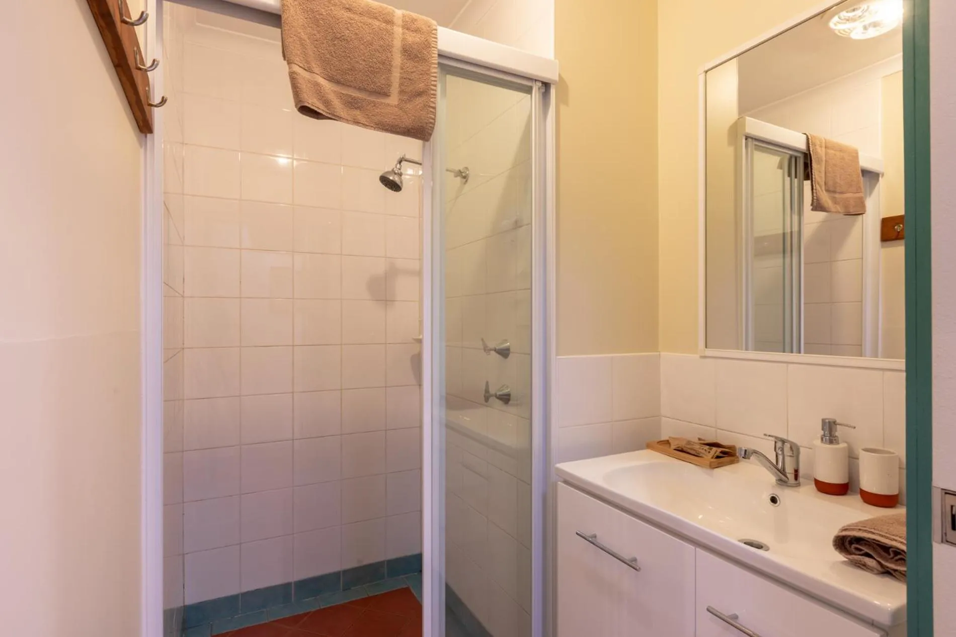 Bathroom in Banksia Park Cottages