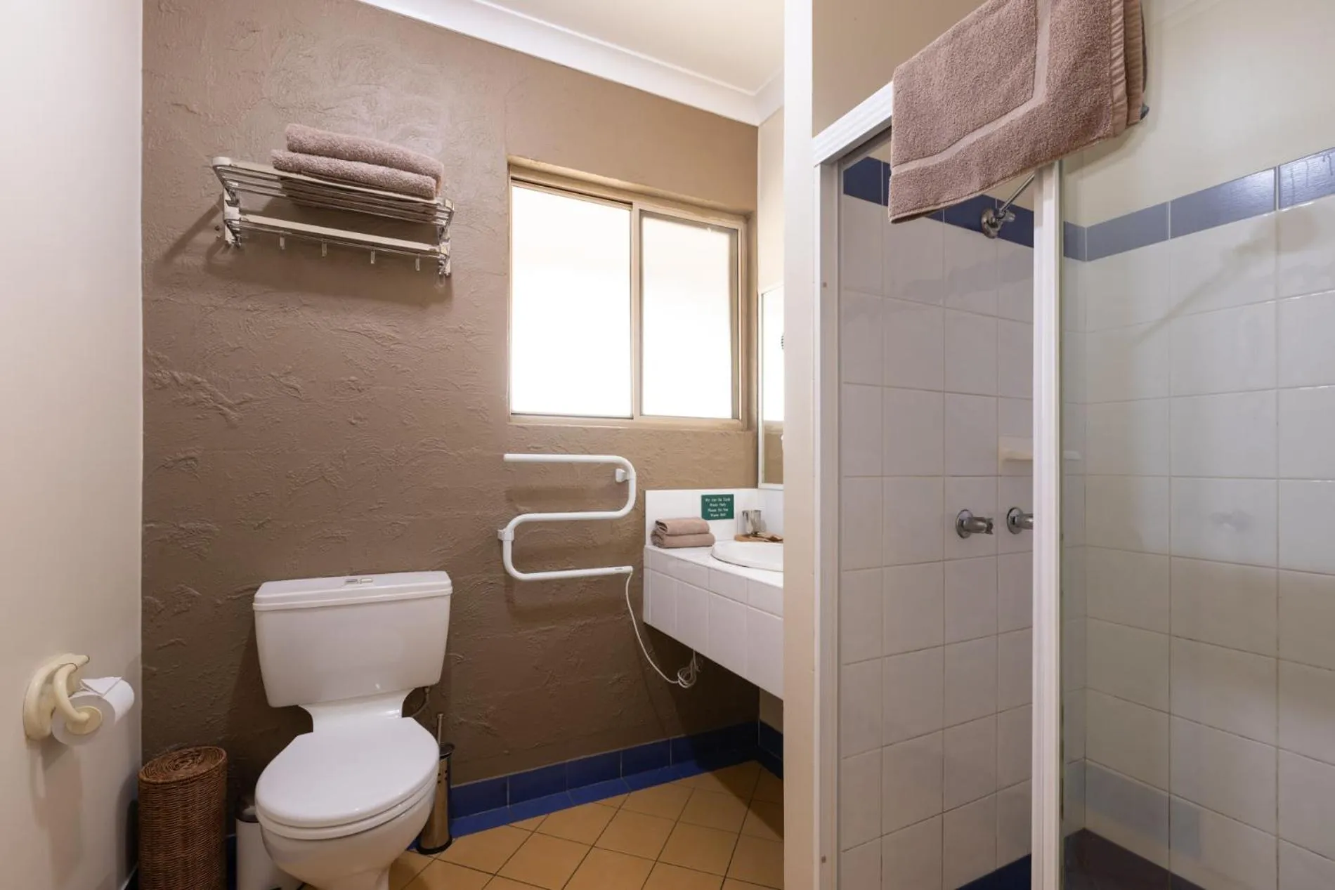 Bathroom in Banksia Park Cottages