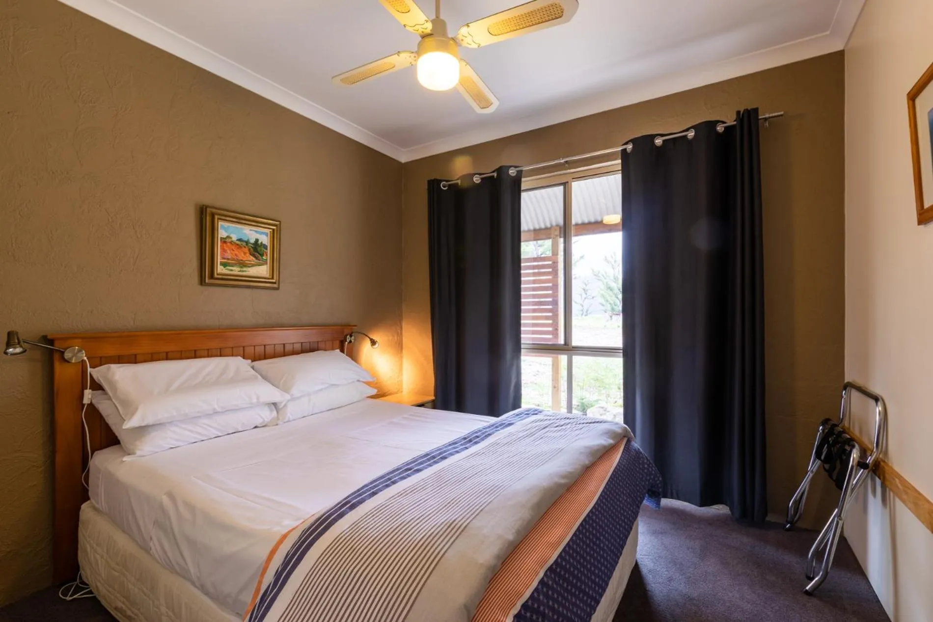 Bedroom, Bed in Banksia Park Cottages