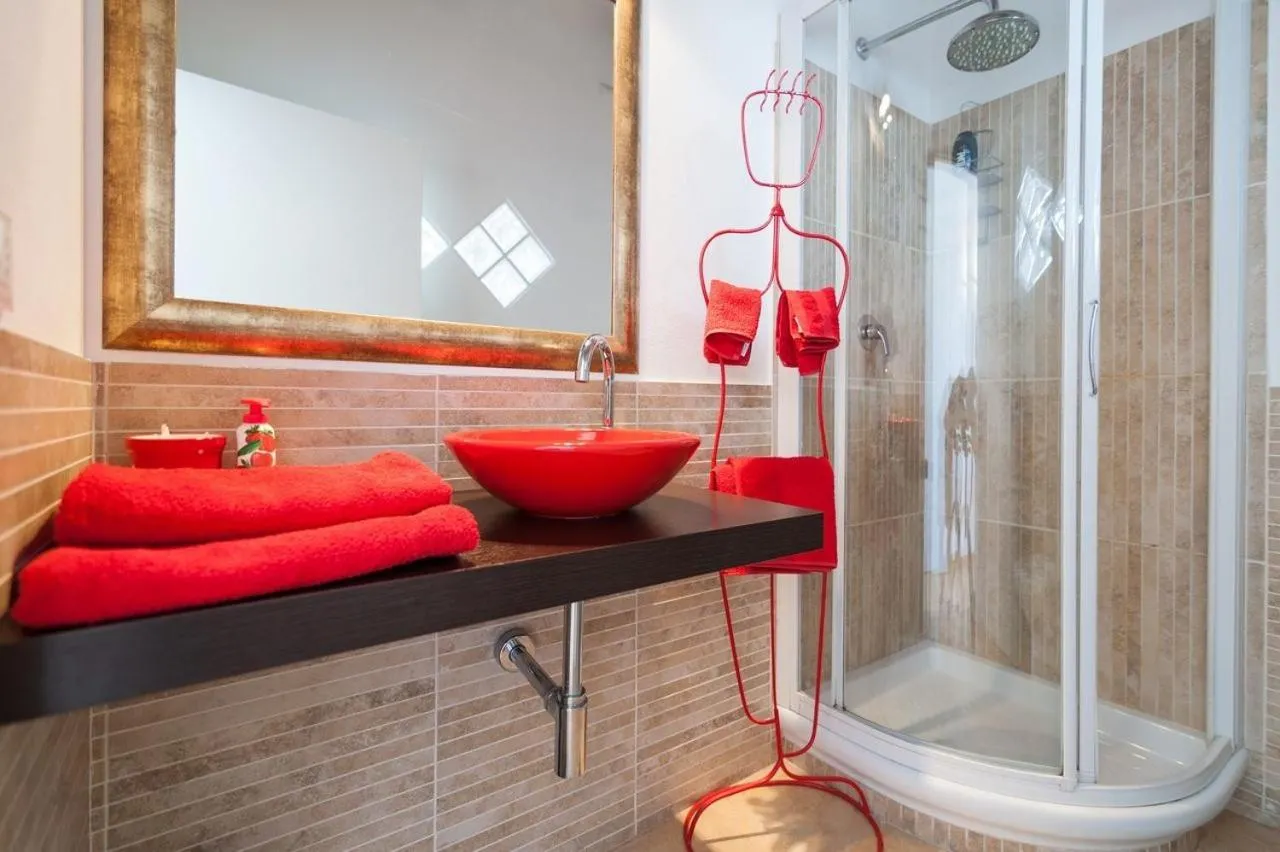 Shower in Marina Di Castello