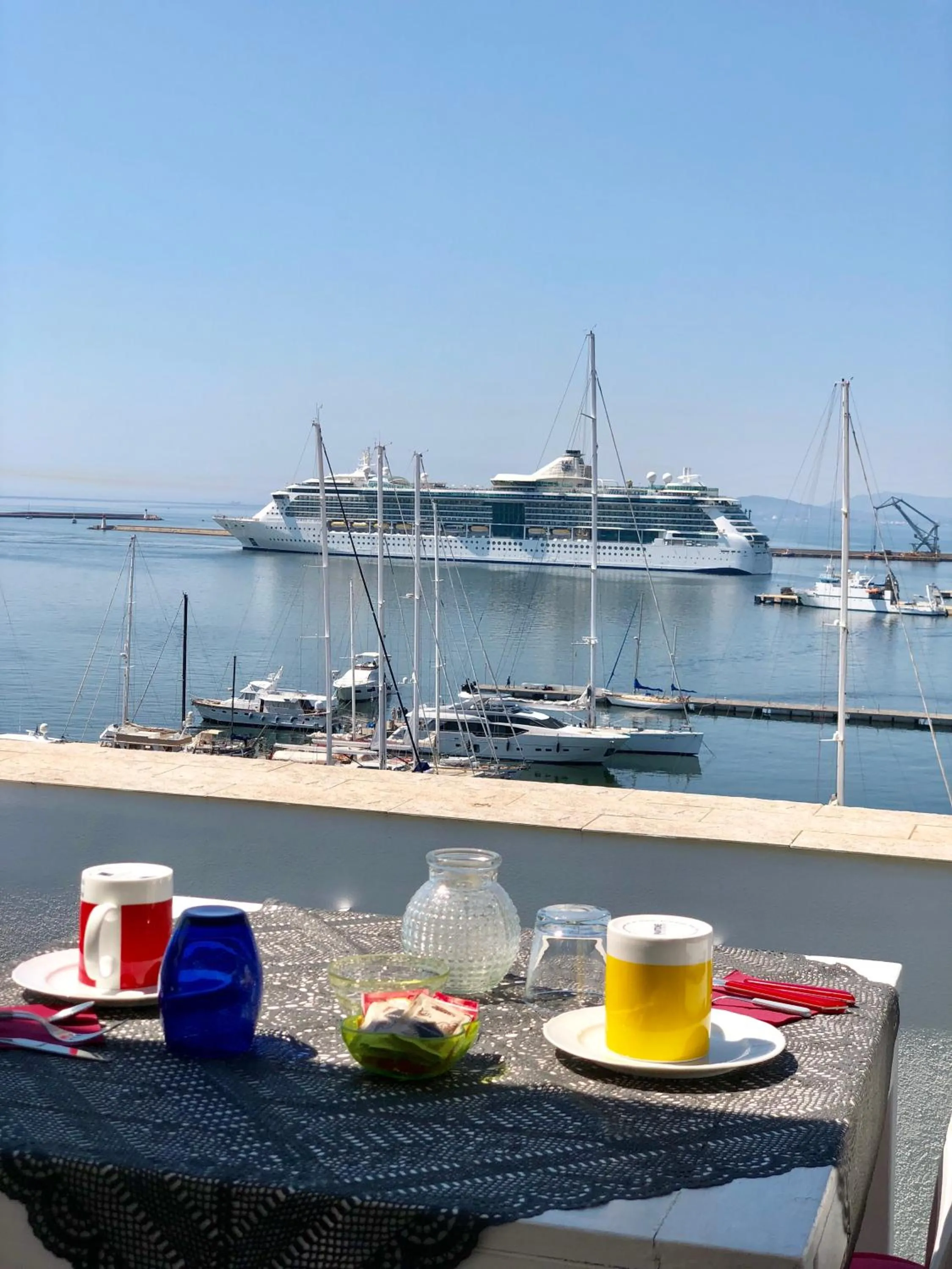 Food and drinks in Marina Di Castello