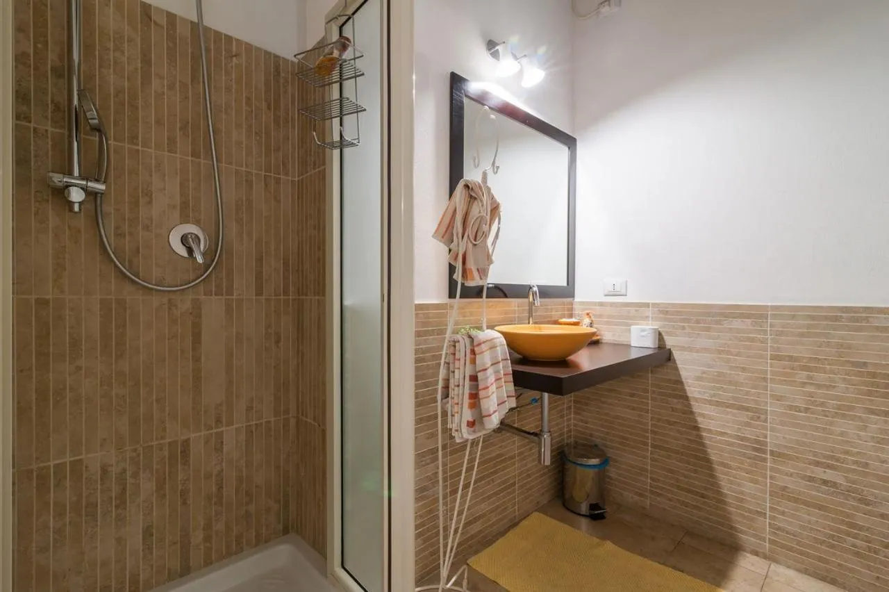 Shower in Marina Di Castello