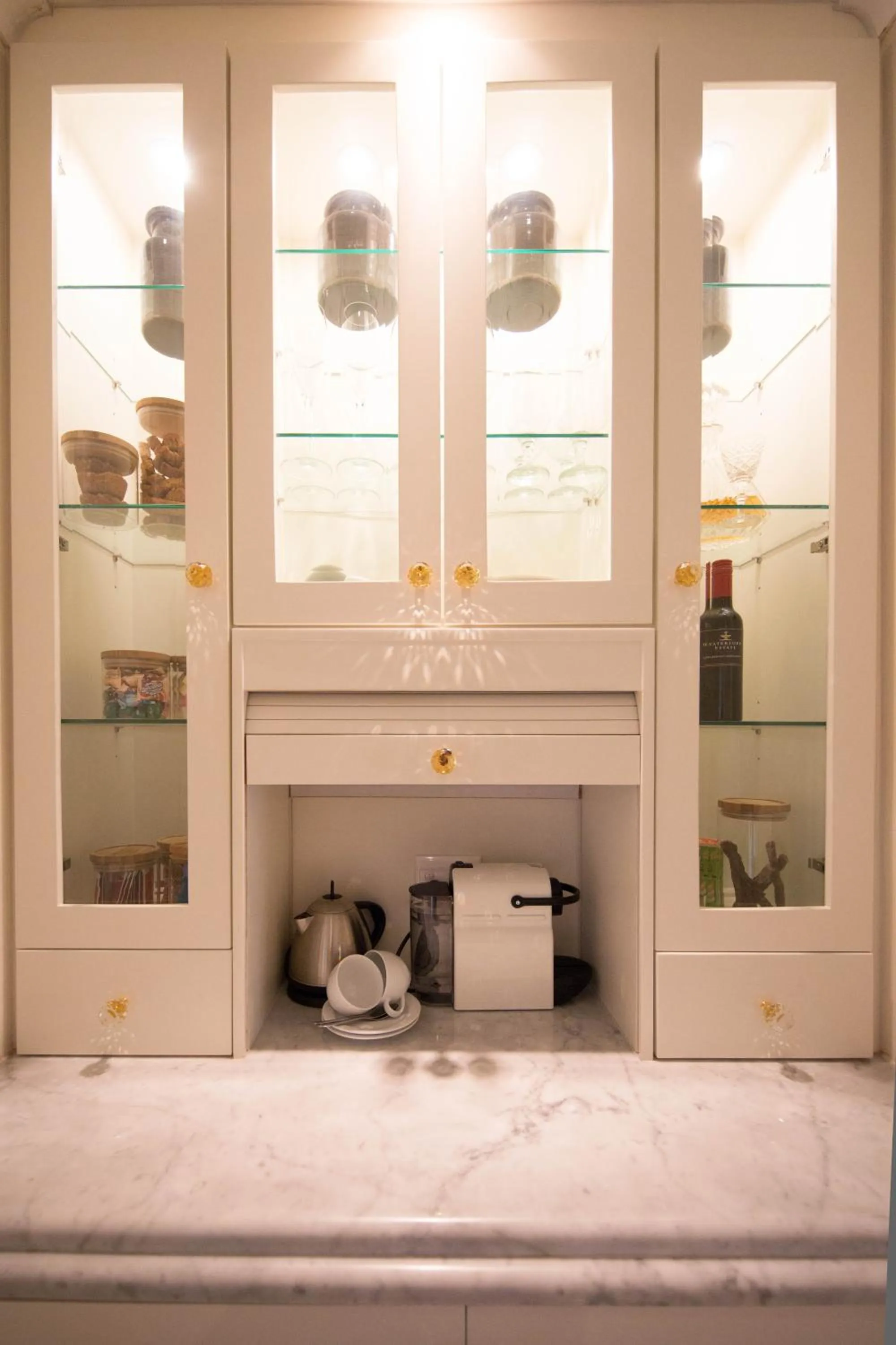 Coffee/tea facilities in The Andros Boutique Hotel