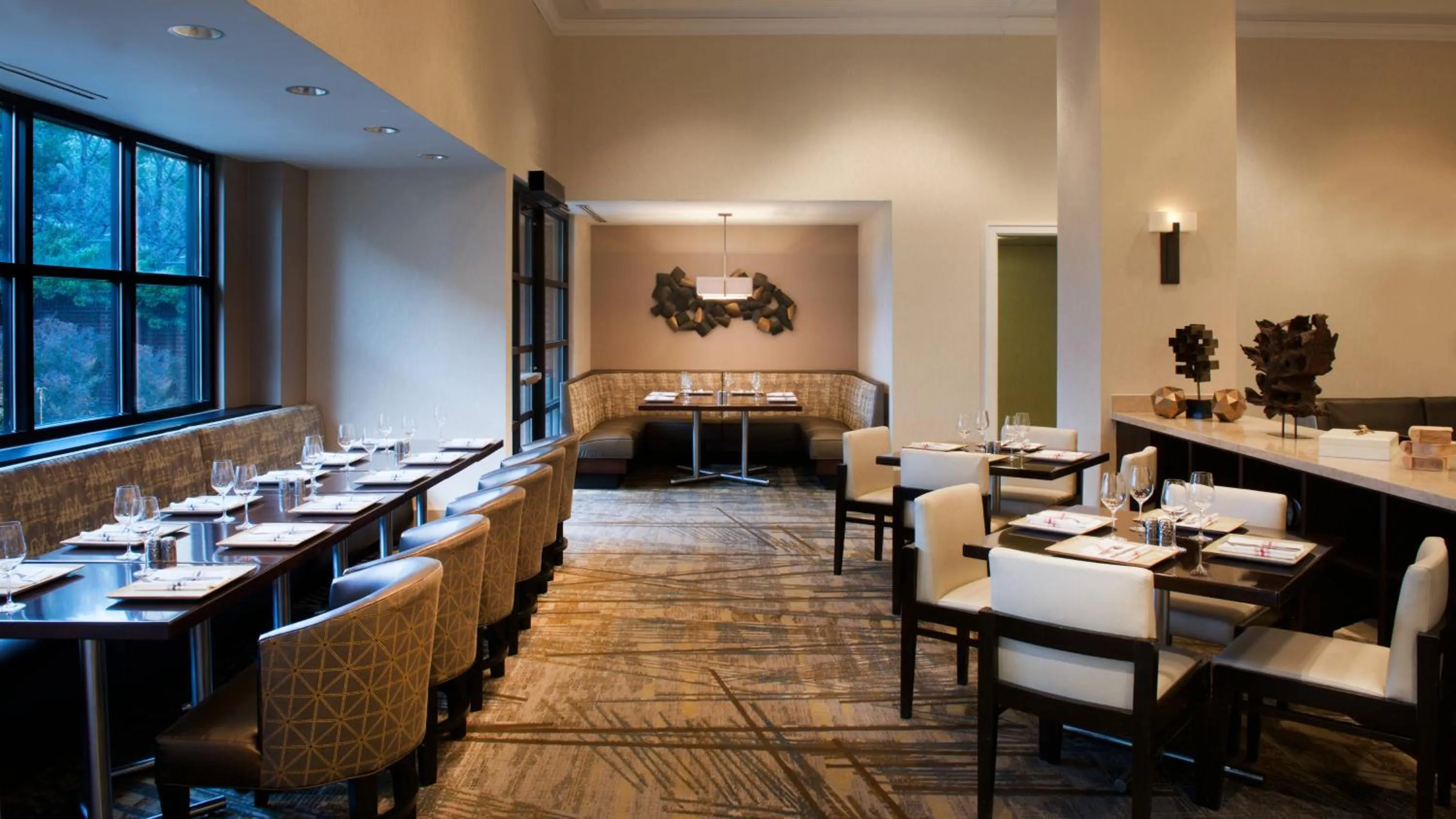 Restaurant/places to eat in Fairfax Marriott at Fair Oaks