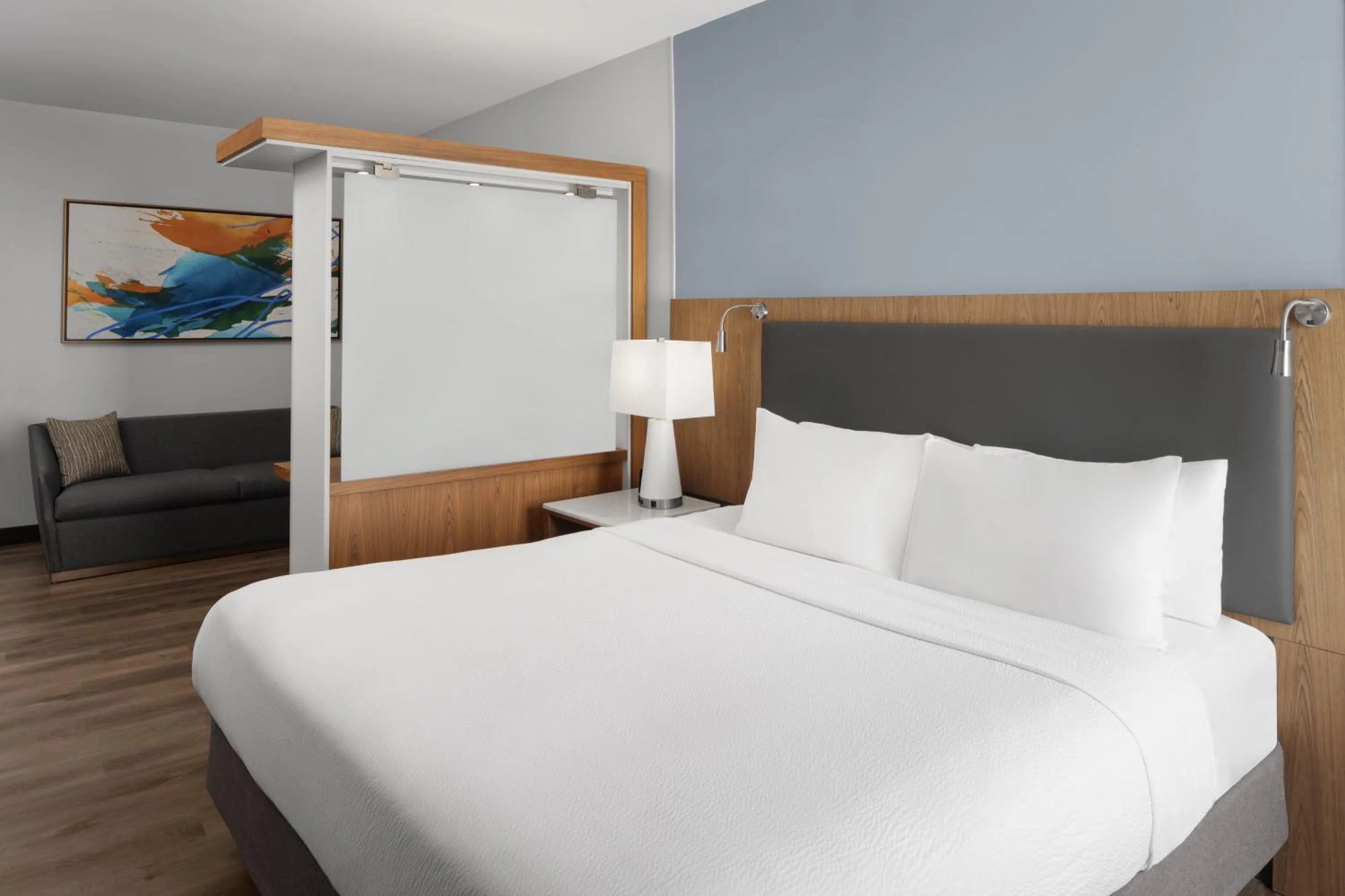 Bed in SpringHill Suites Houston Intercontinental Airport