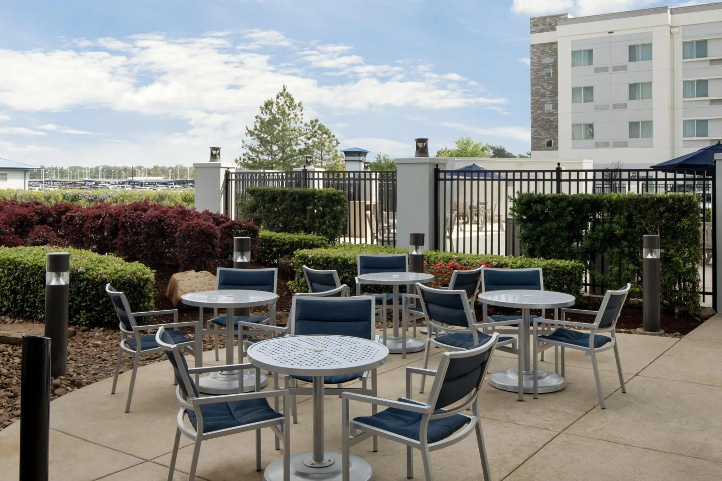 Patio in SpringHill Suites Houston Intercontinental Airport