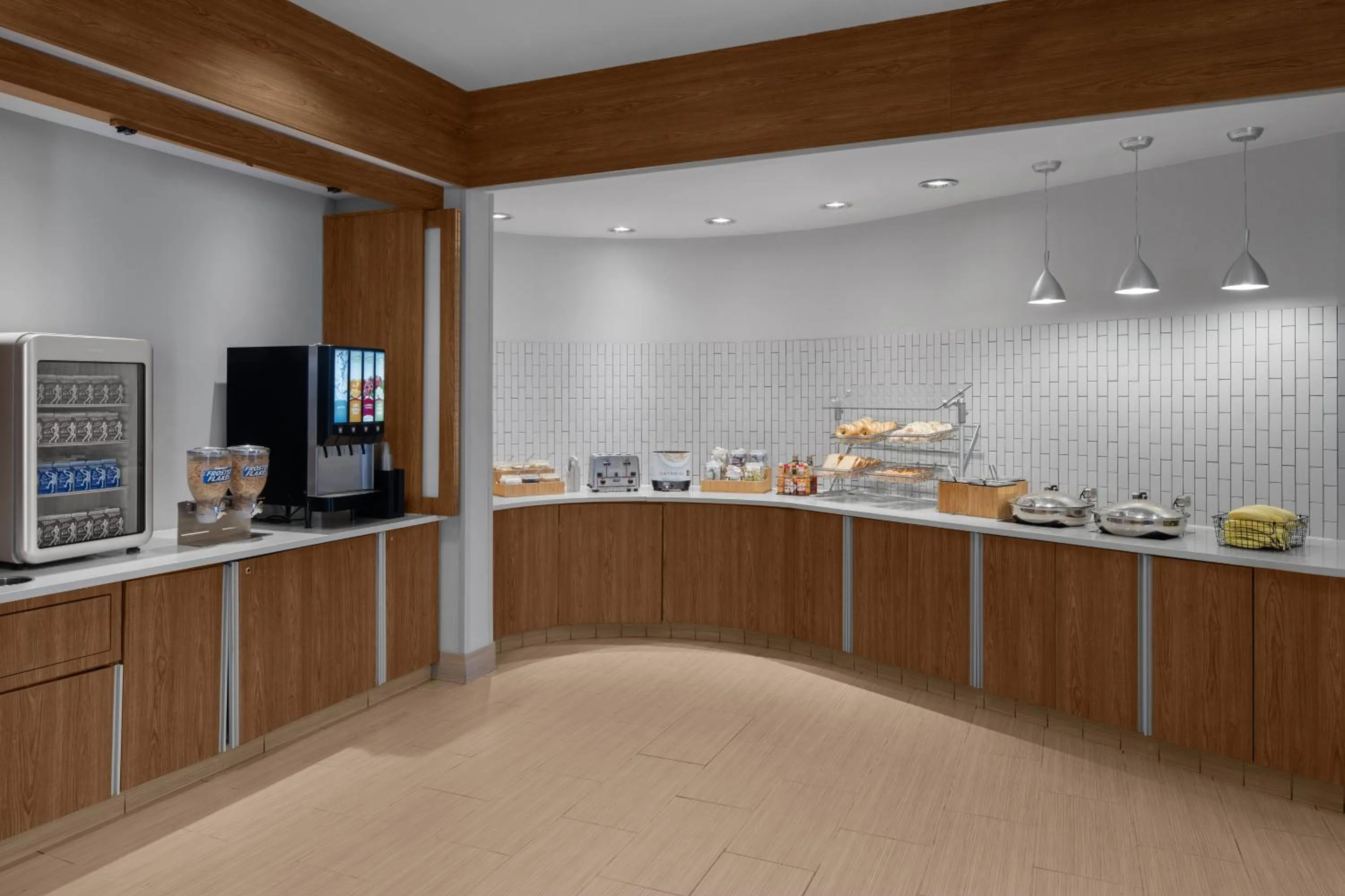 Food and drinks in SpringHill Suites Houston Intercontinental Airport