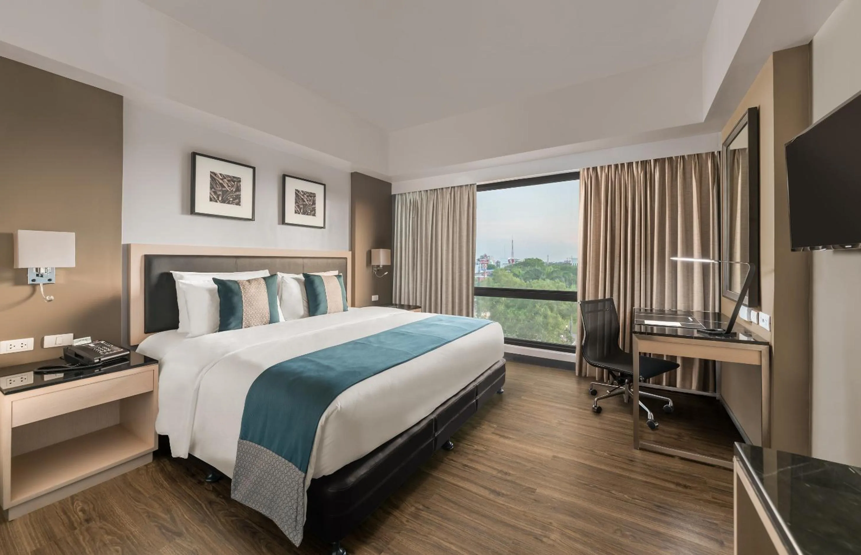 Bed in Seda Capitol Central Hotel