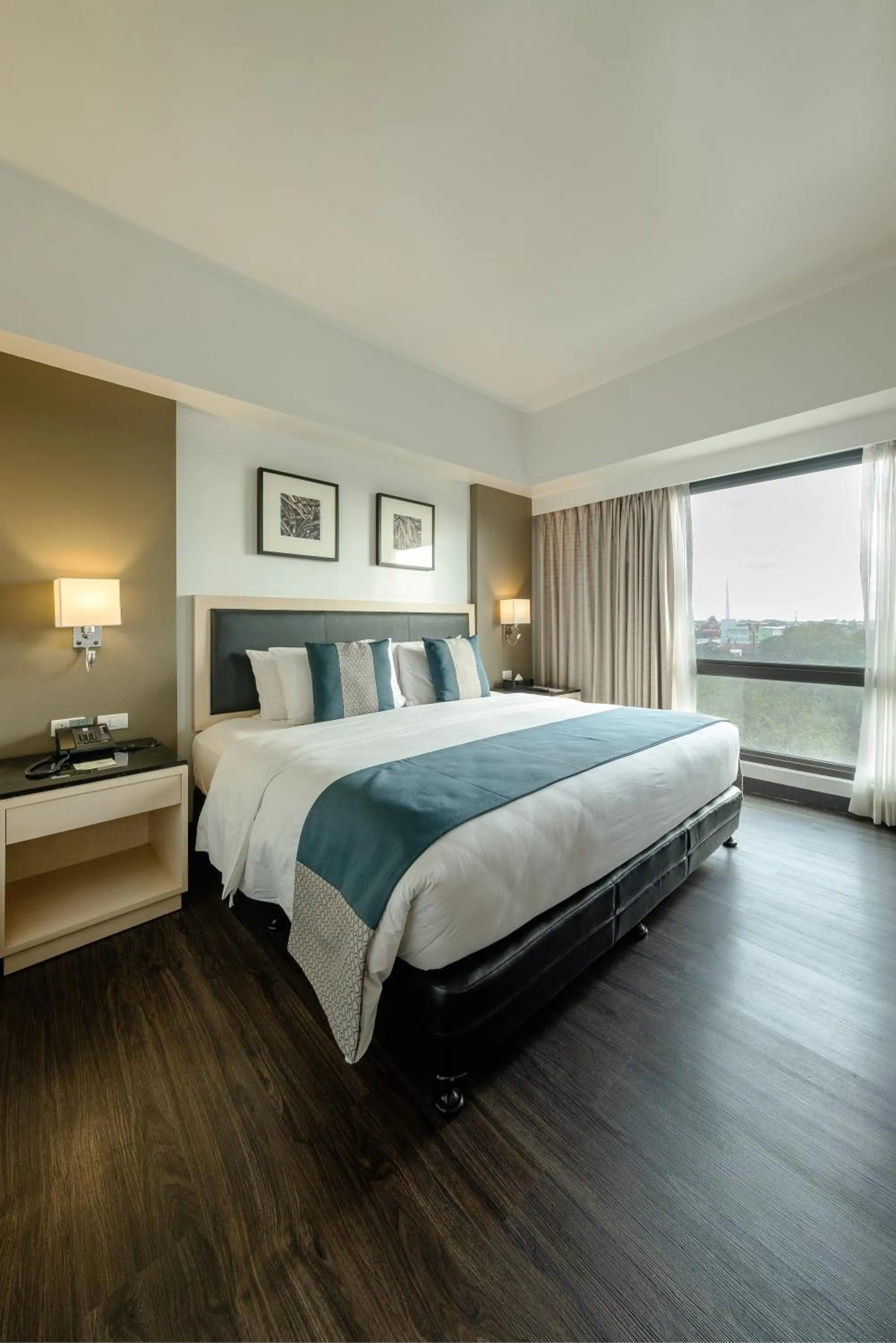 Bed in Seda Capitol Central Hotel