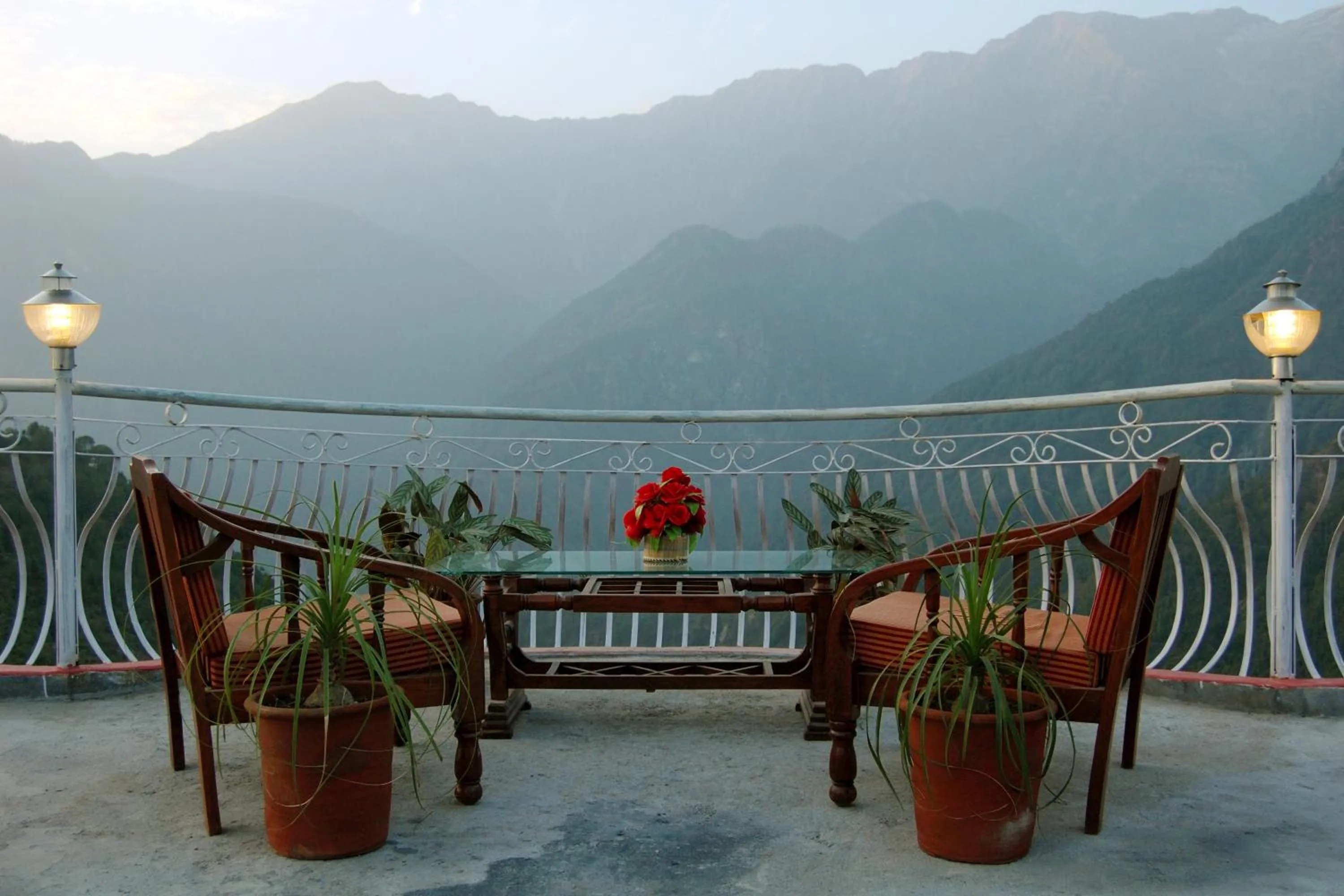 Facade/entrance in Hotel Victoriya Palace,Mcleod Ganj