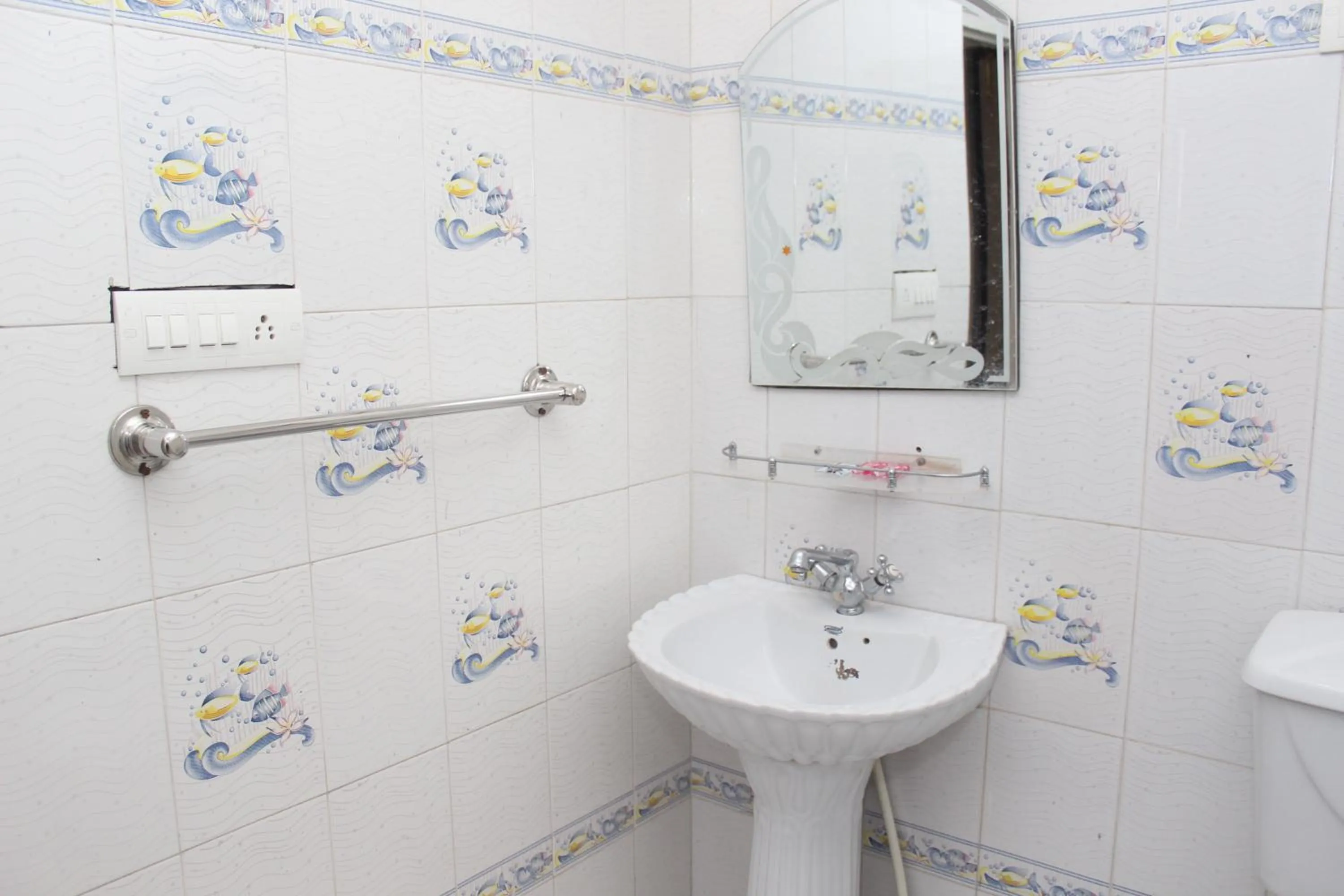 Deluxe Double Room (2 Adults + 1 Child) in Hotel Victoriya Palace,Mcleod Ganj