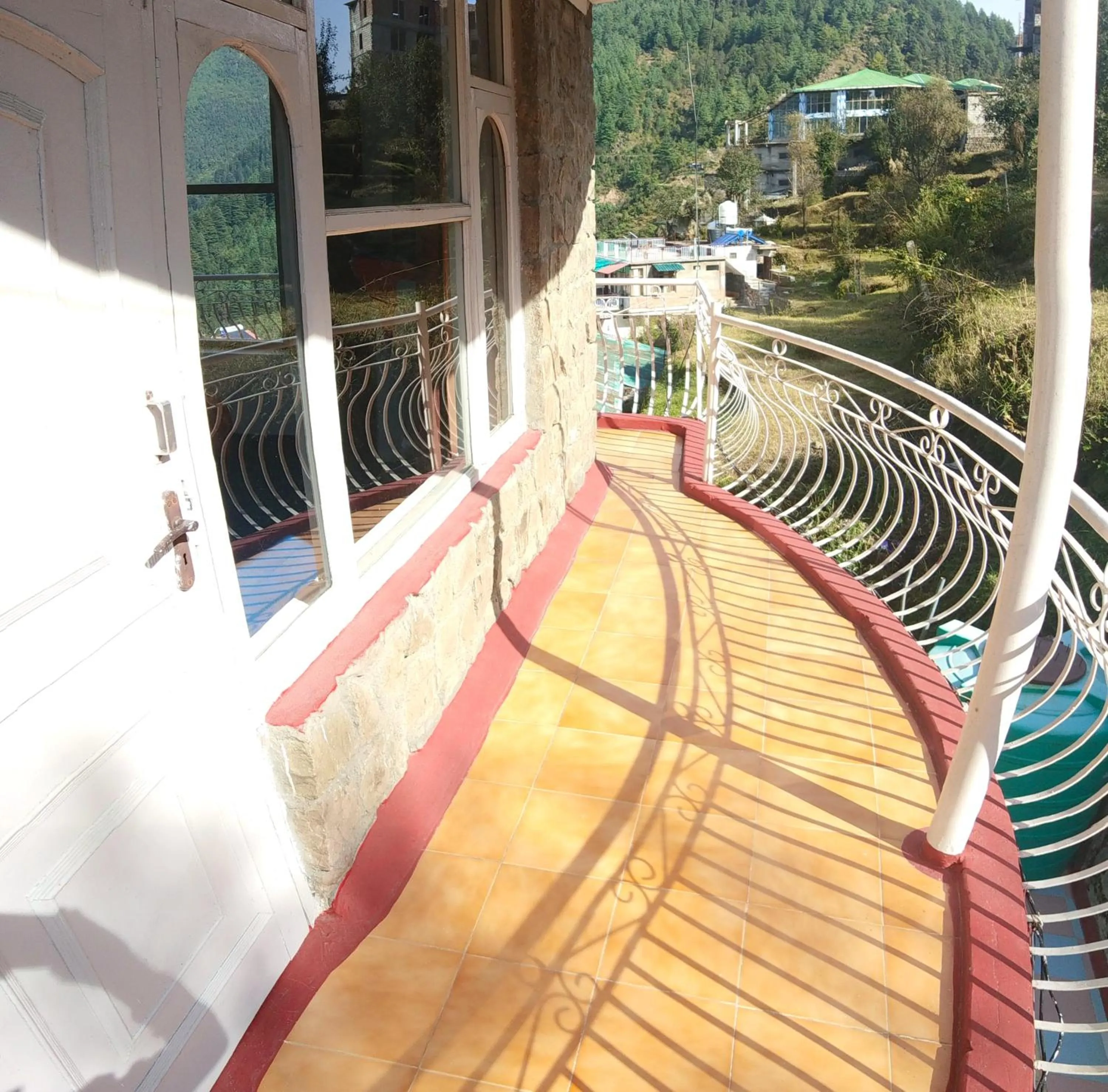Balcony/Terrace in Hotel Victoriya Palace,Mcleod Ganj