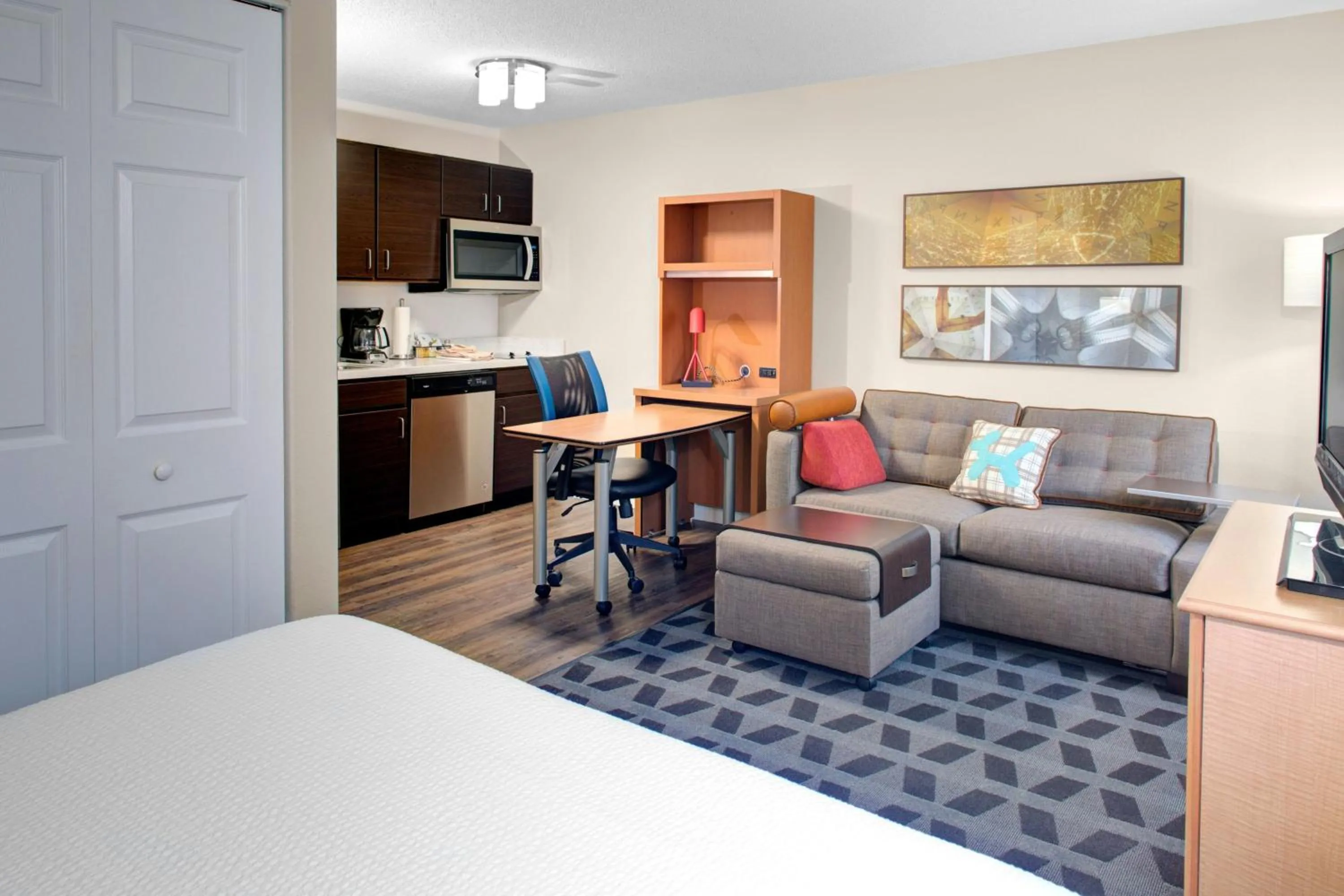 Living room in TownePlace Suites Wichita East
