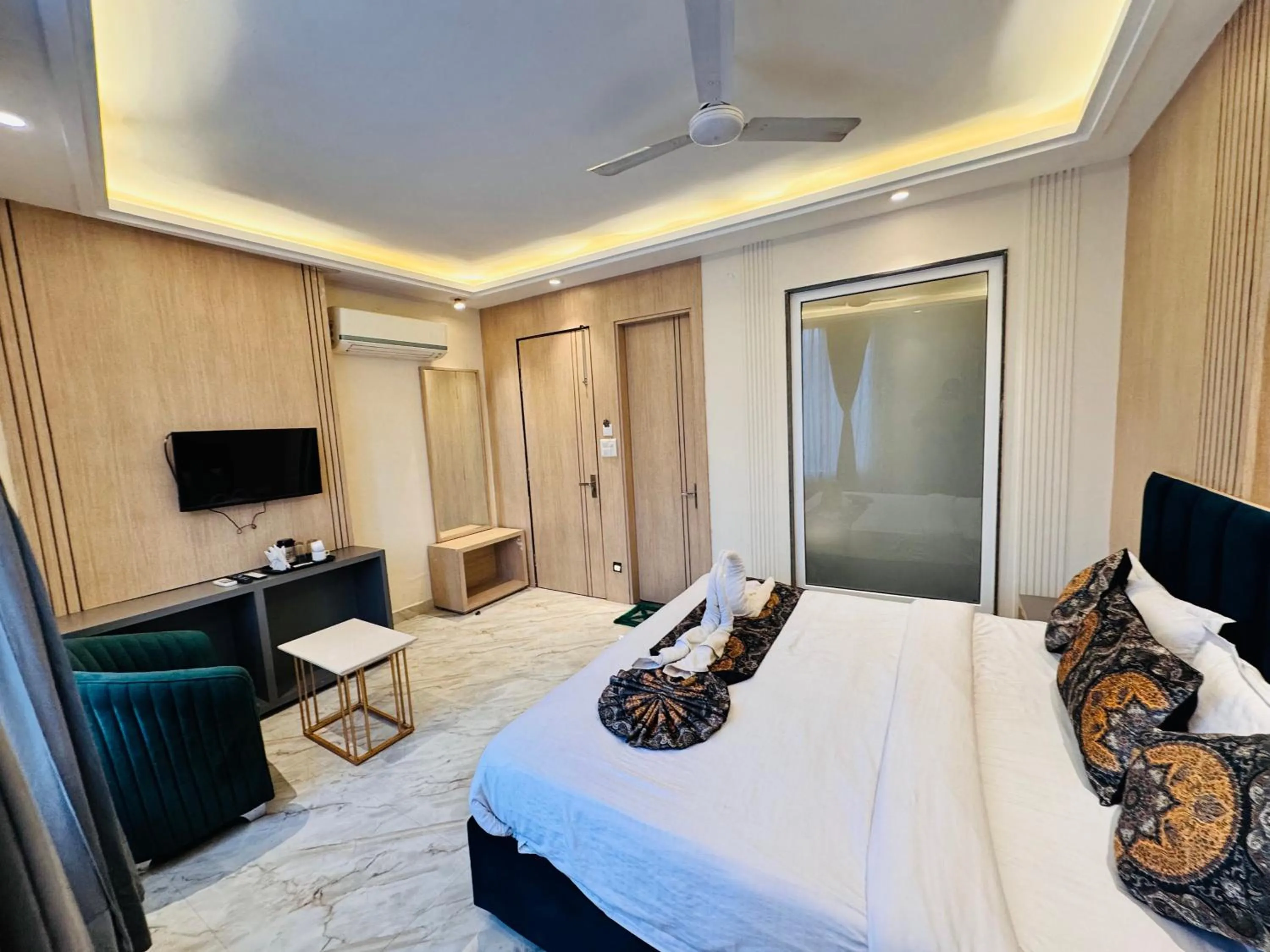 TV and multimedia, Bed in Hotel 51