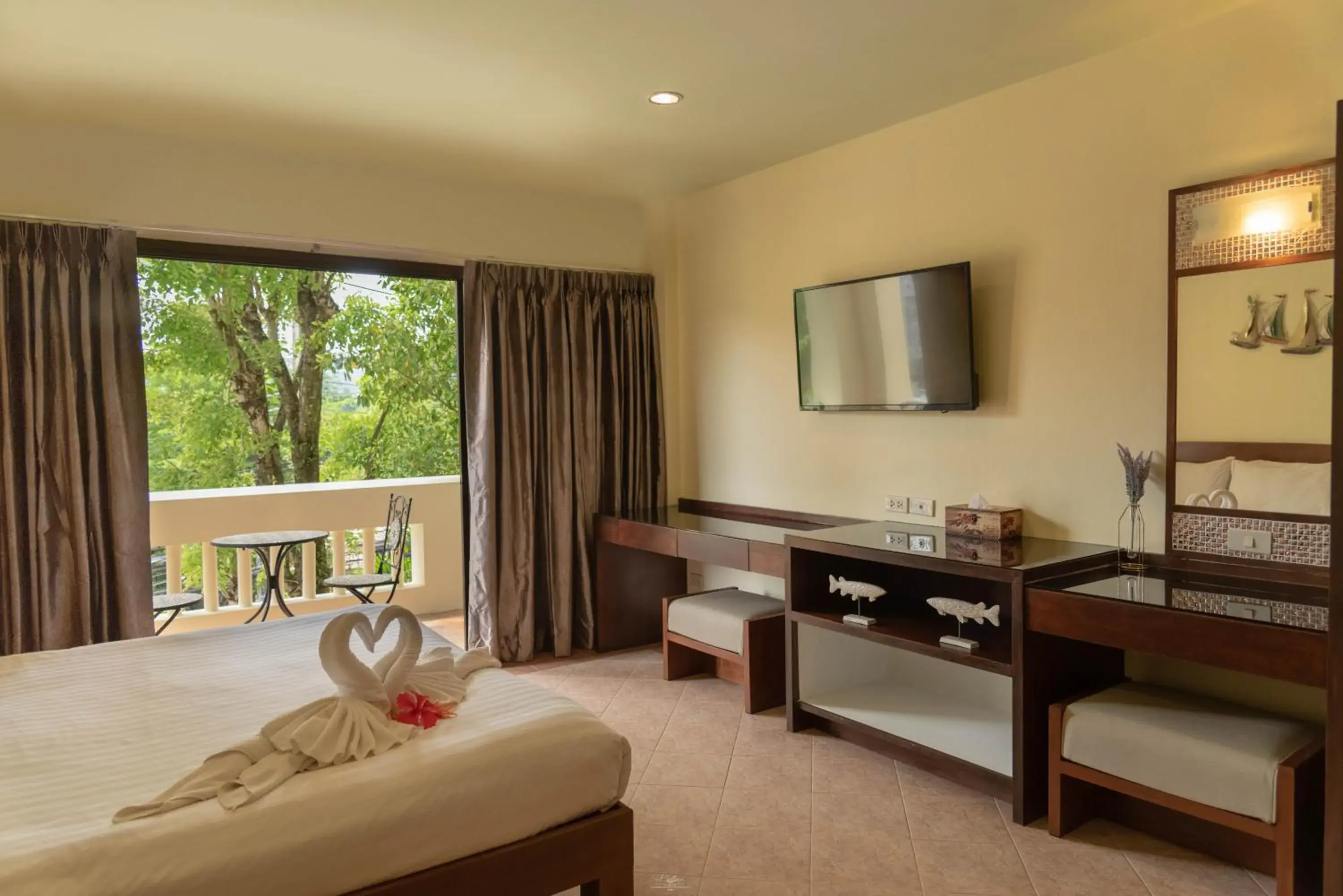 TV and multimedia, Bed in Park 38 Hotel - SHA Plus TV and multimedia, Bed in Park 38 Hotel - SHA Plus